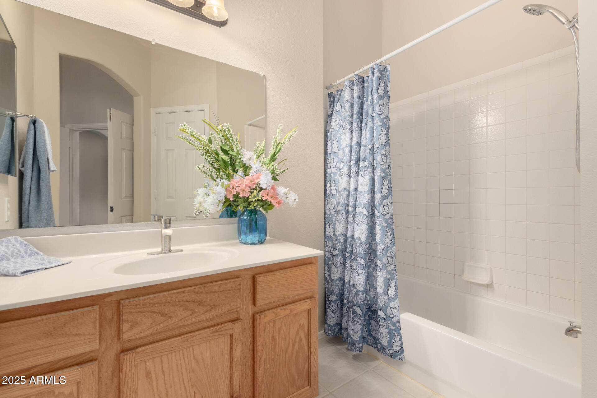 1961 N HARTFORD Street, 1212