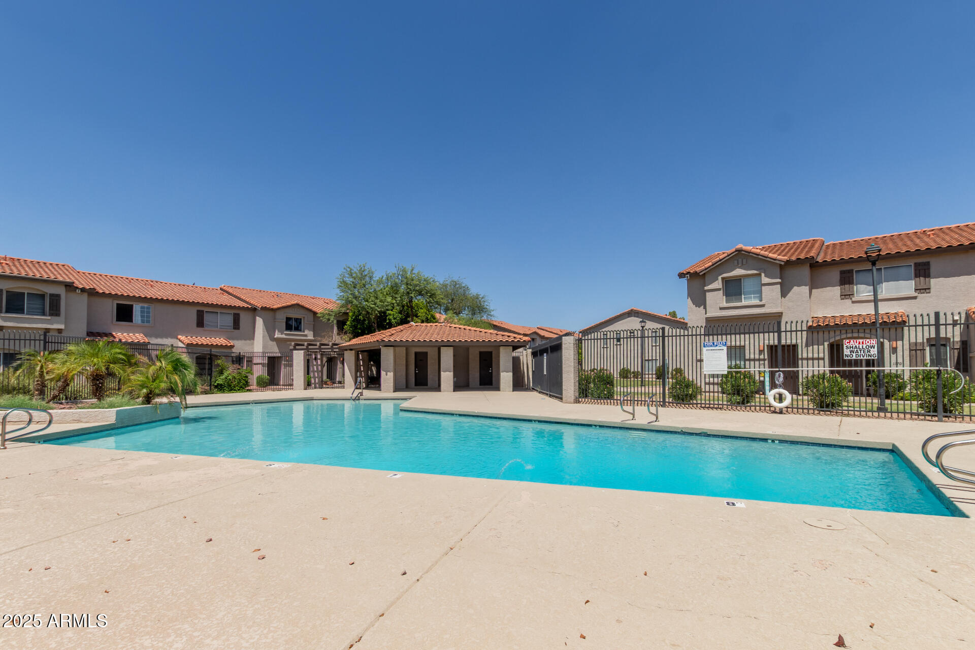 1961 N HARTFORD Street, 1212