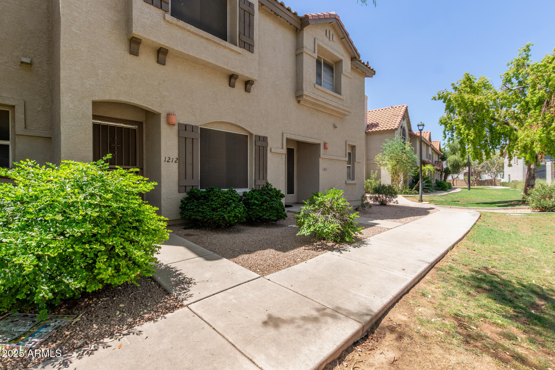 1961 N HARTFORD Street, 1212