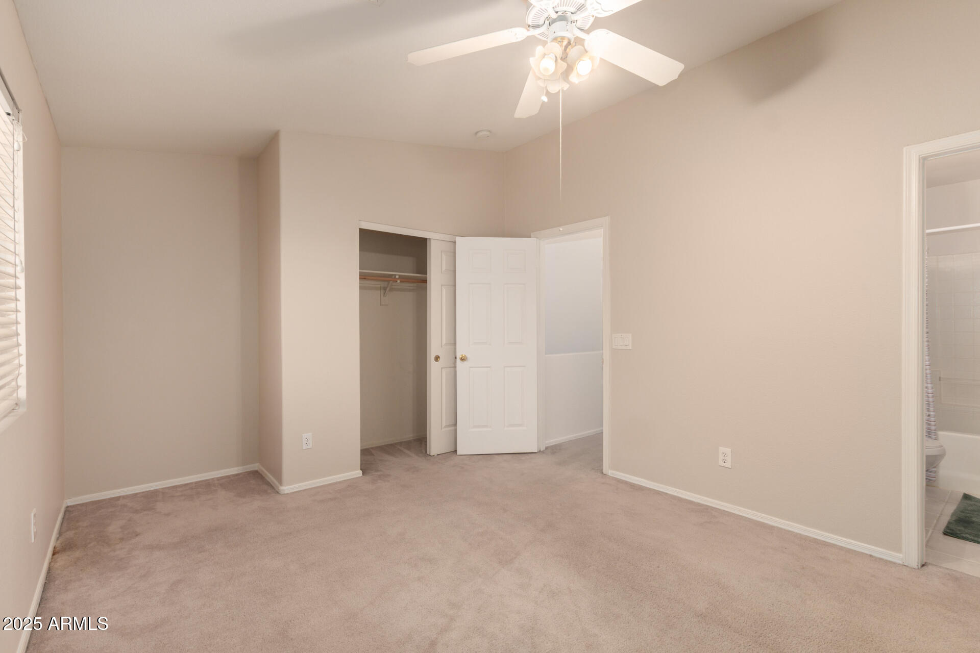 1961 N HARTFORD Street, 1212