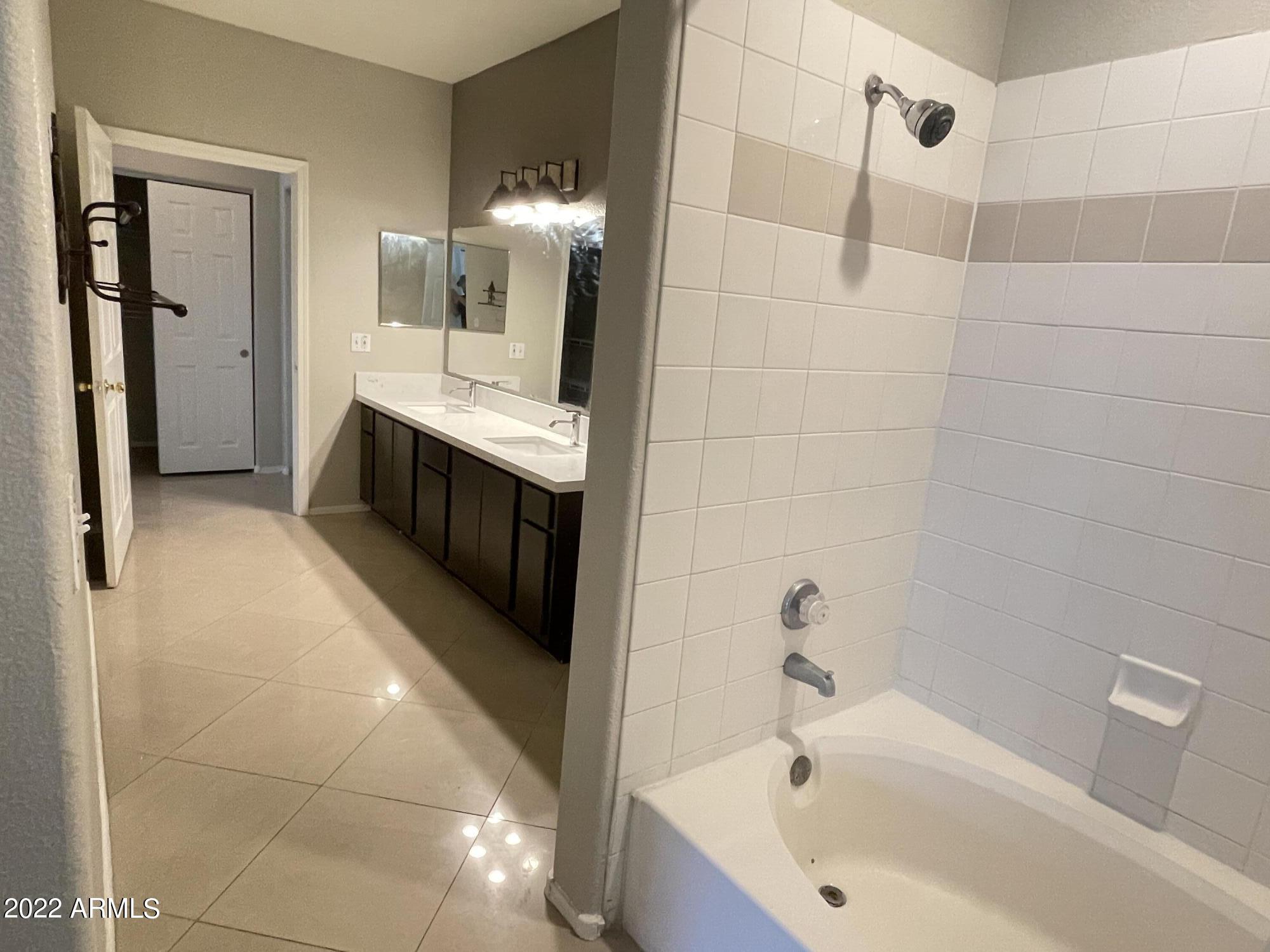 3236 E CHANDLER Boulevard, 1073