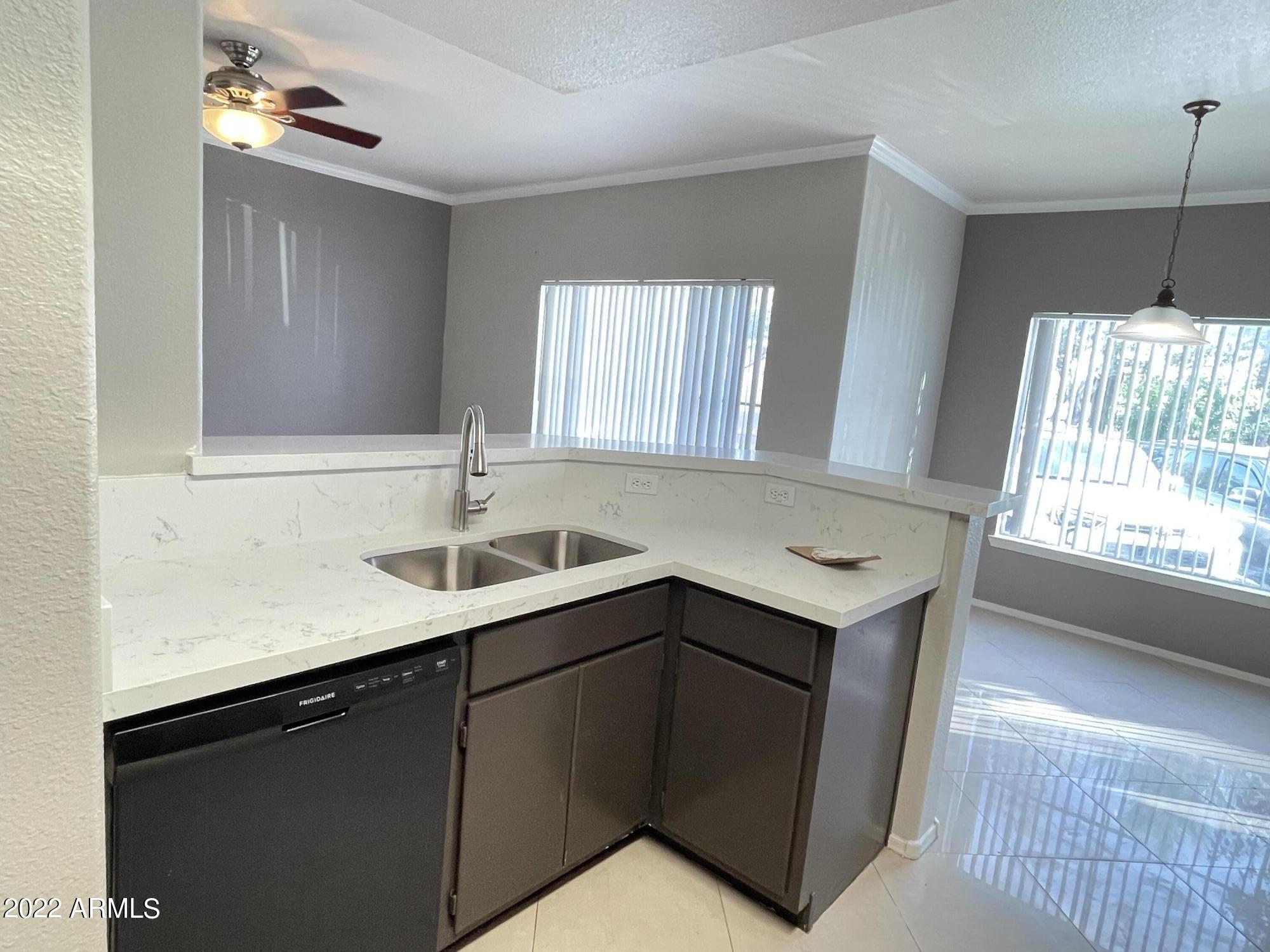 3236 E CHANDLER Boulevard, 1073