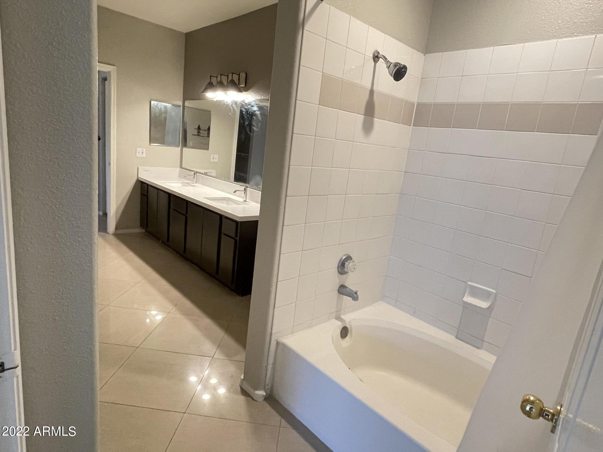 3236 E CHANDLER Boulevard, 1073