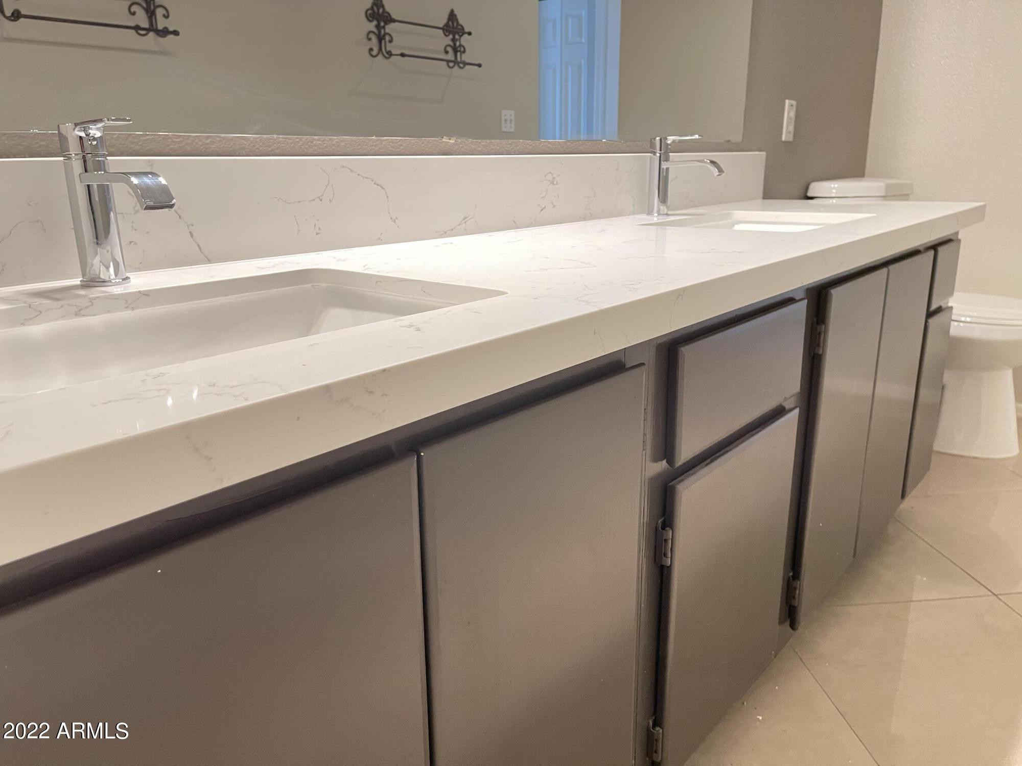 3236 E CHANDLER Boulevard, 1073