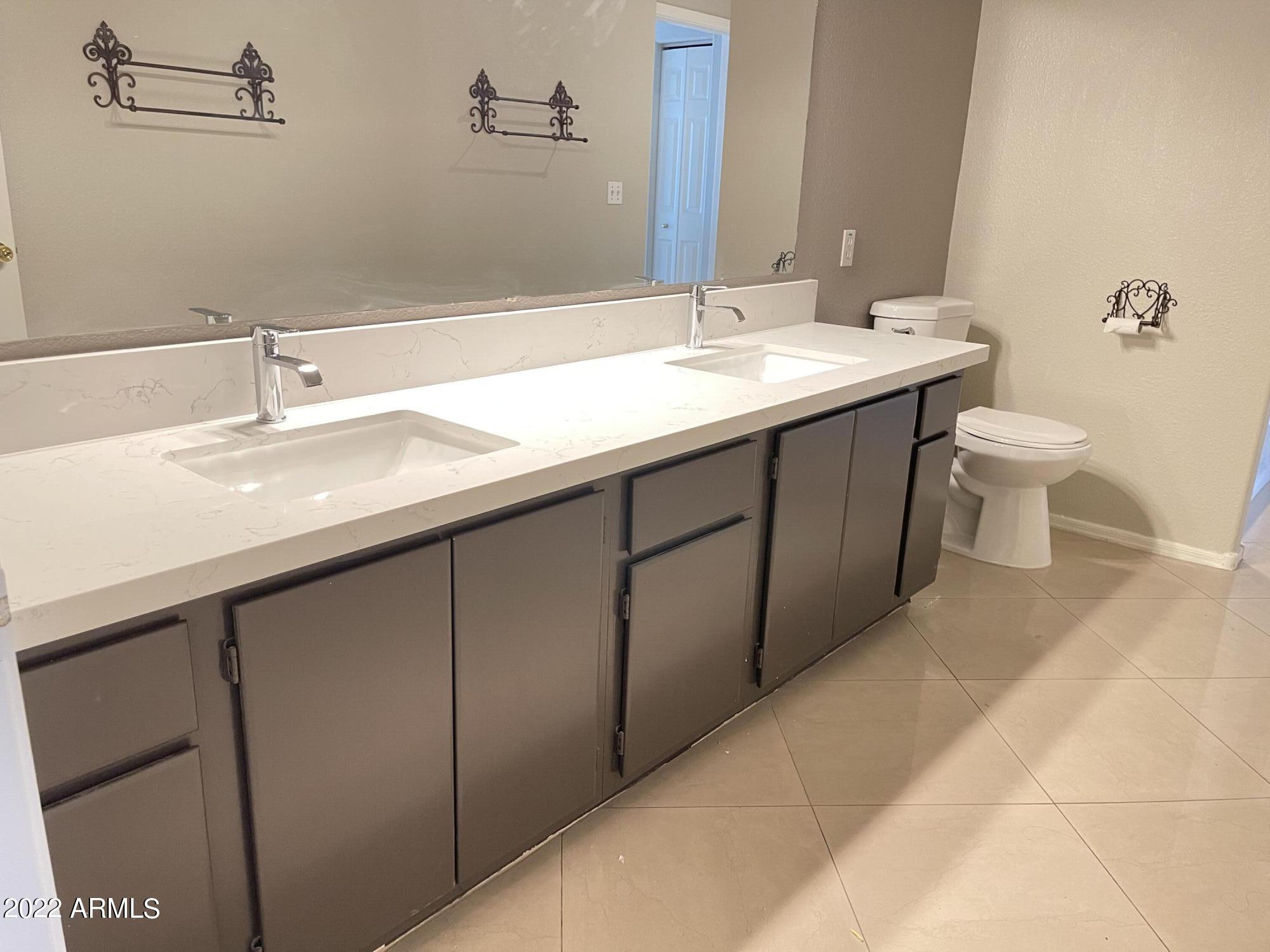 3236 E CHANDLER Boulevard, 1073