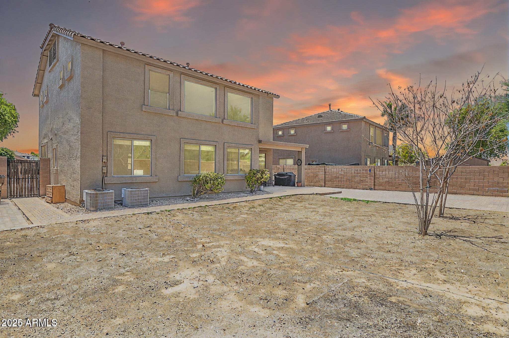 780 W HOLSTEIN Trail