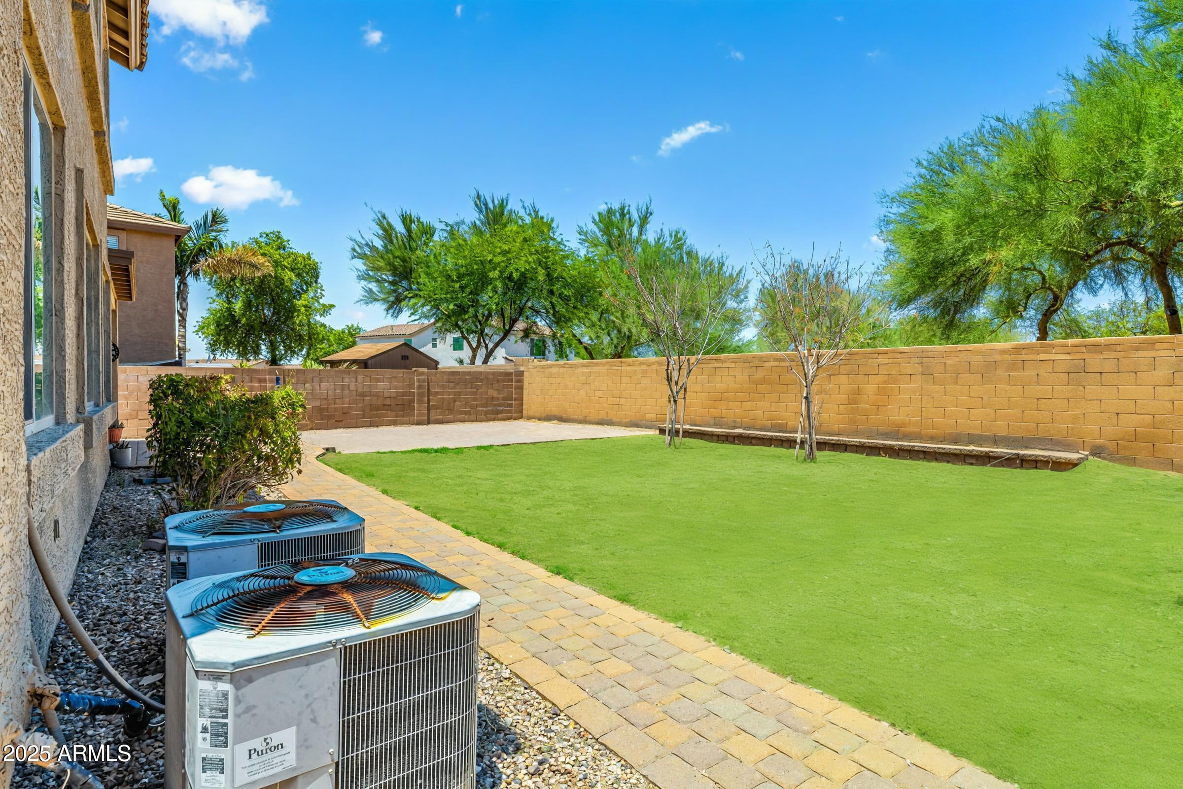 780 W HOLSTEIN Trail
