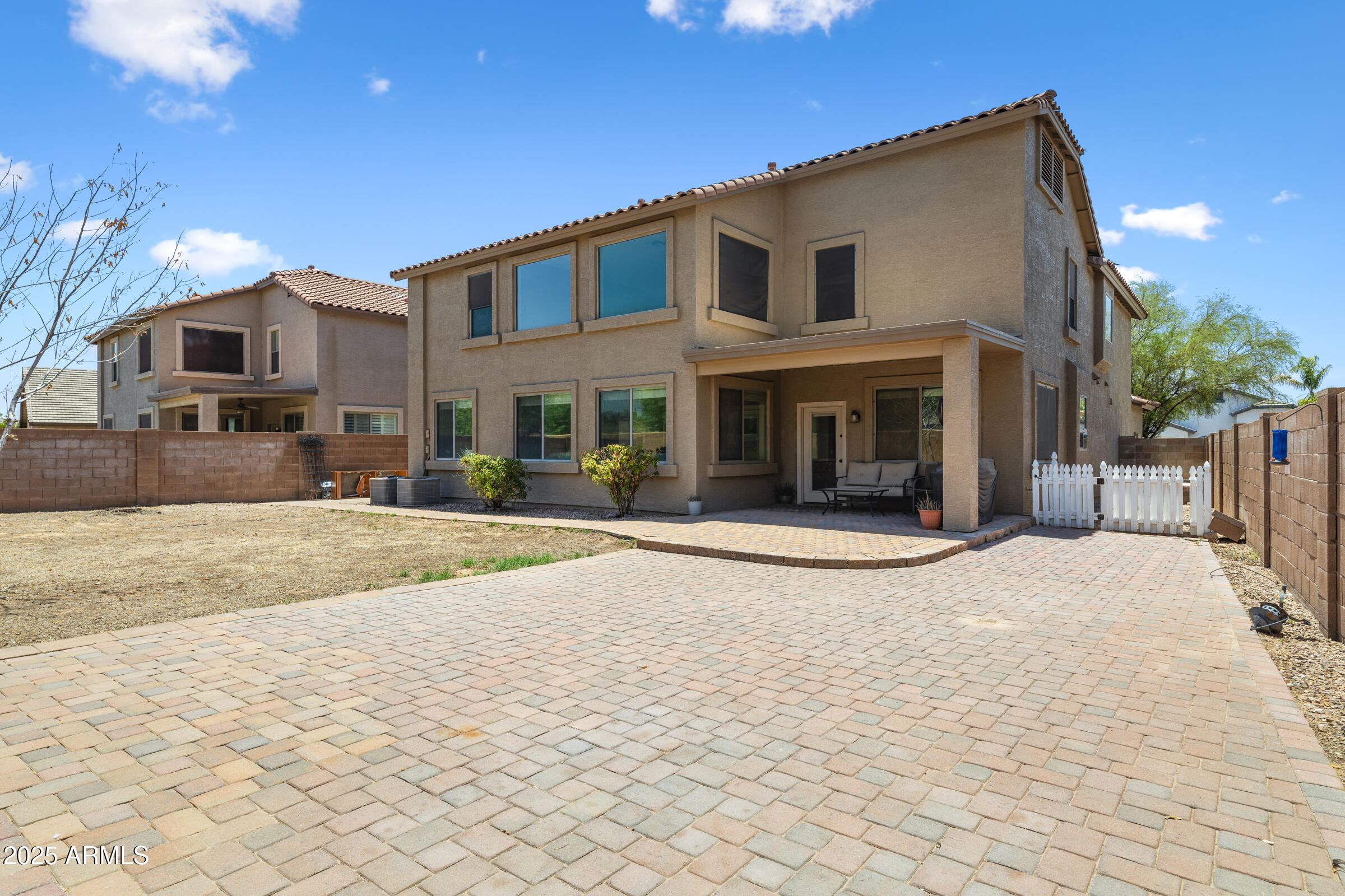 780 W HOLSTEIN Trail
