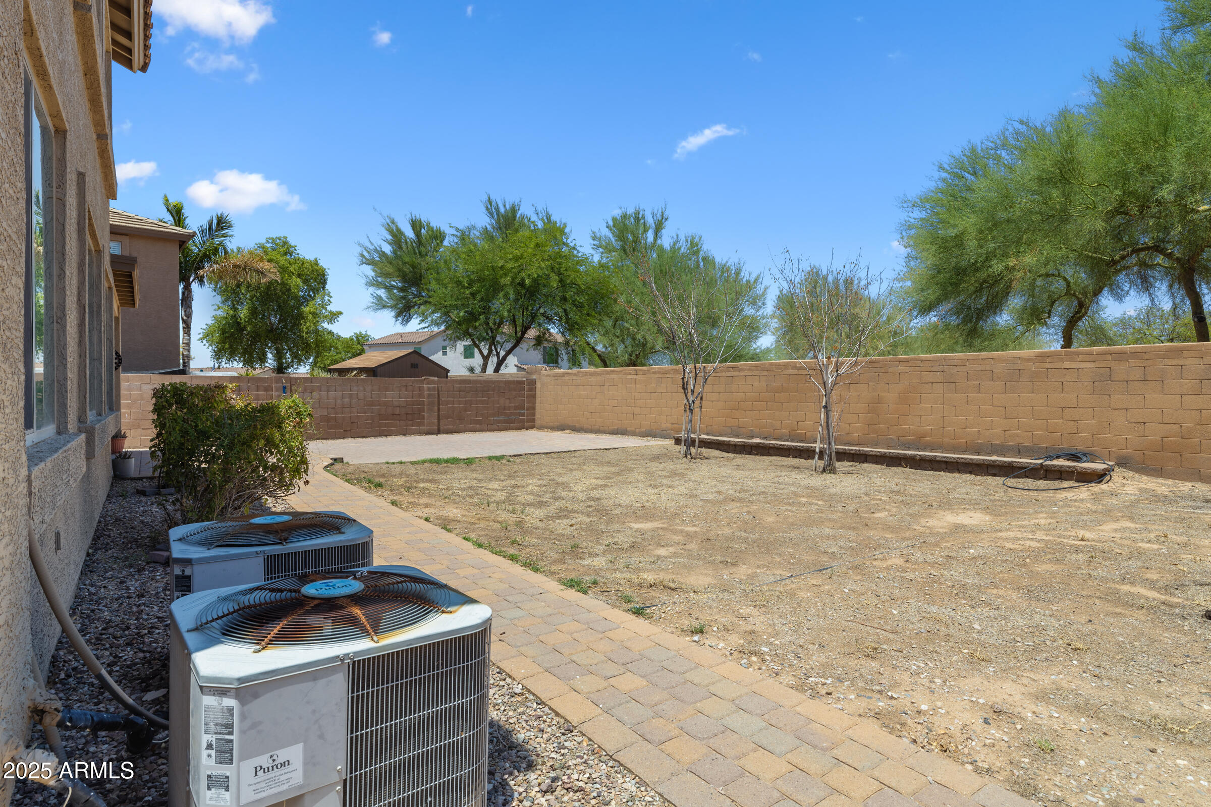 780 W HOLSTEIN Trail