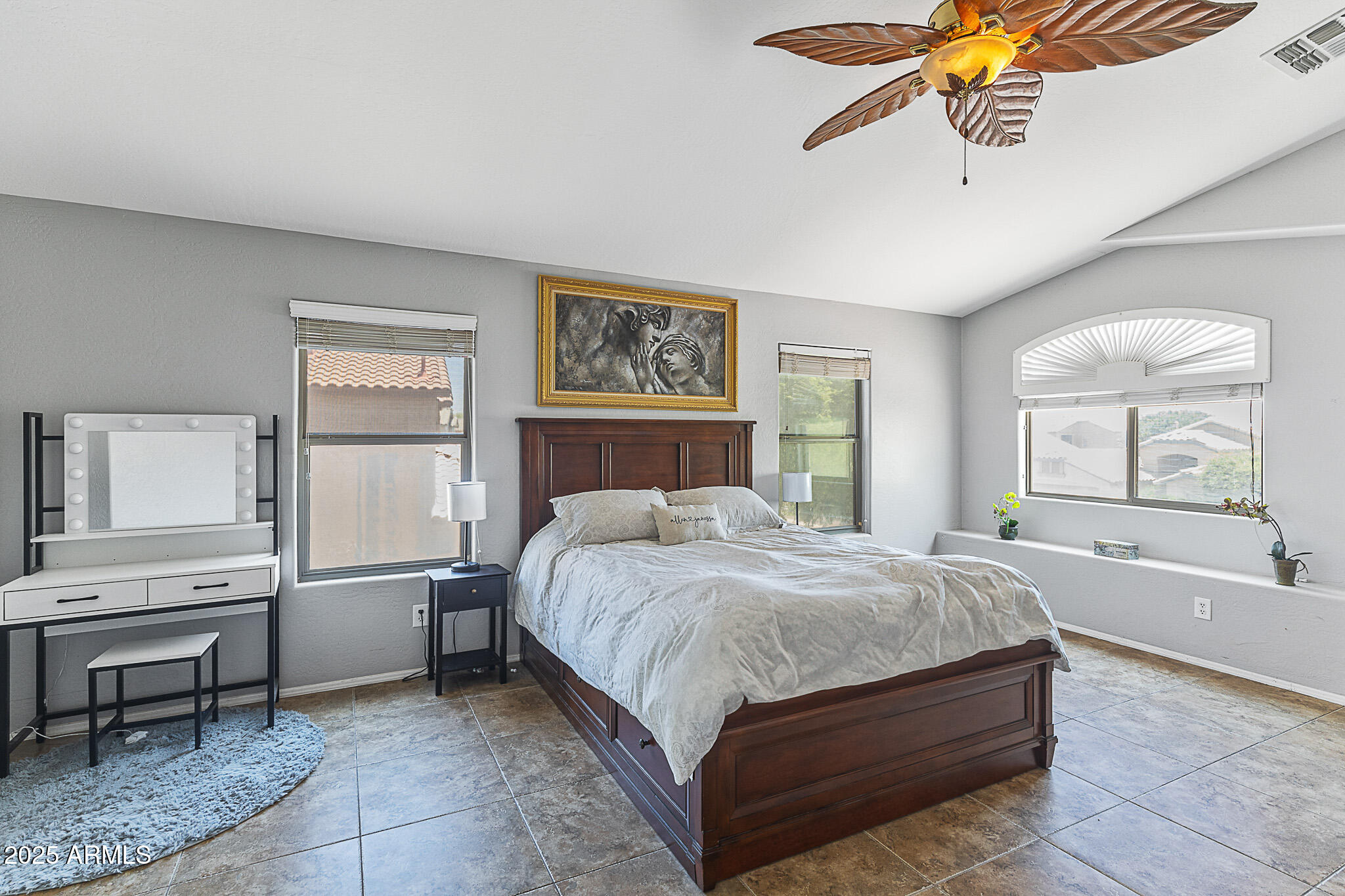 780 W HOLSTEIN Trail