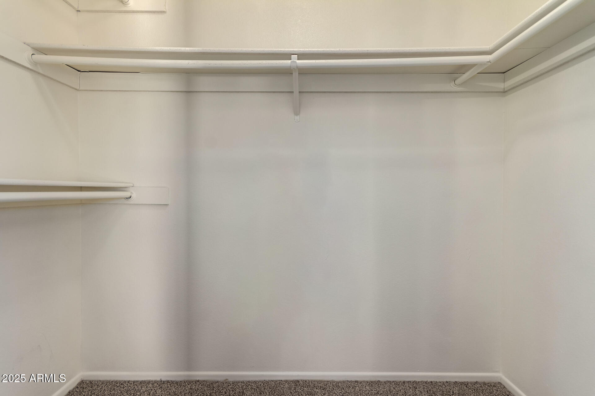 2717 W MEDINA Avenue