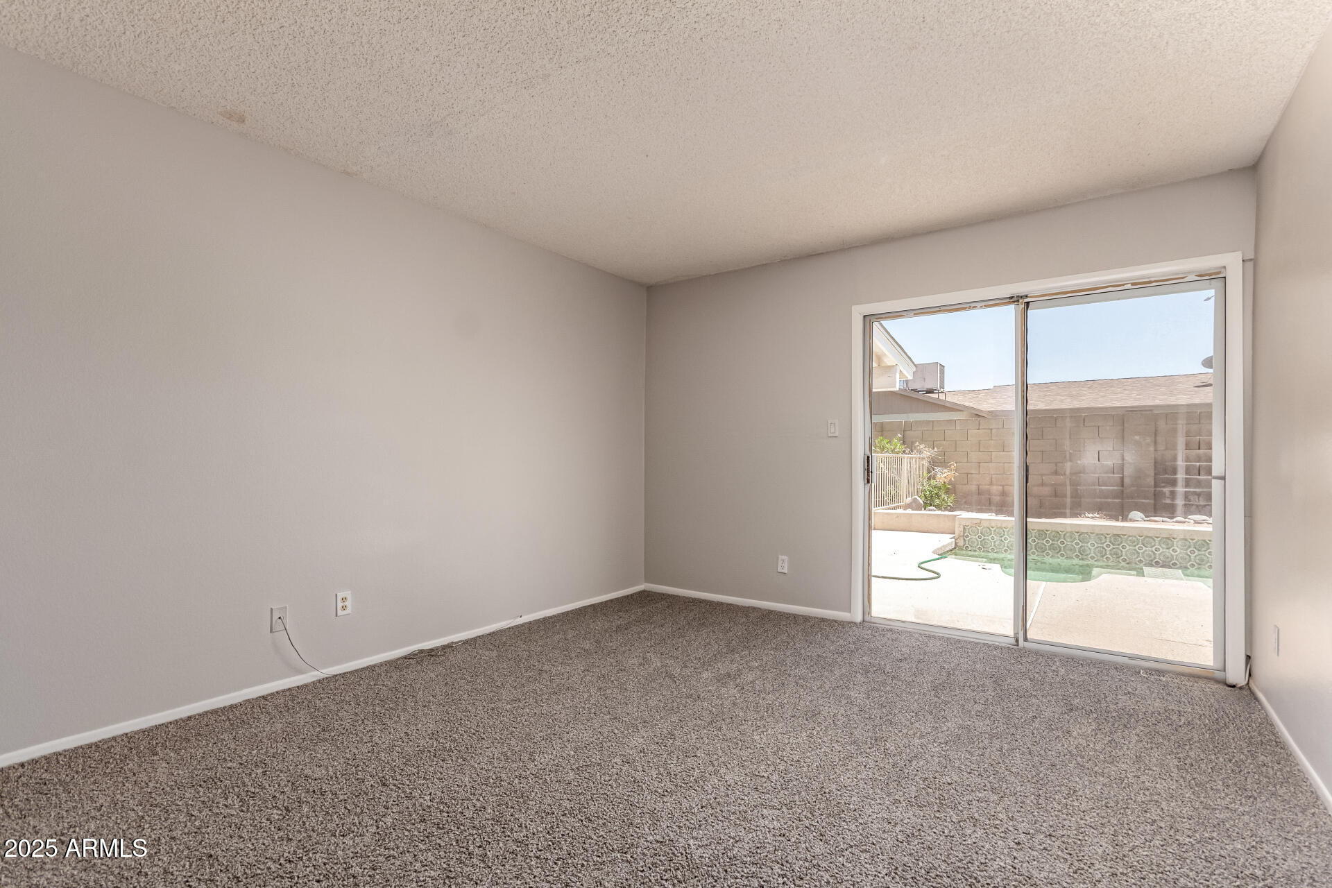 2717 W MEDINA Avenue