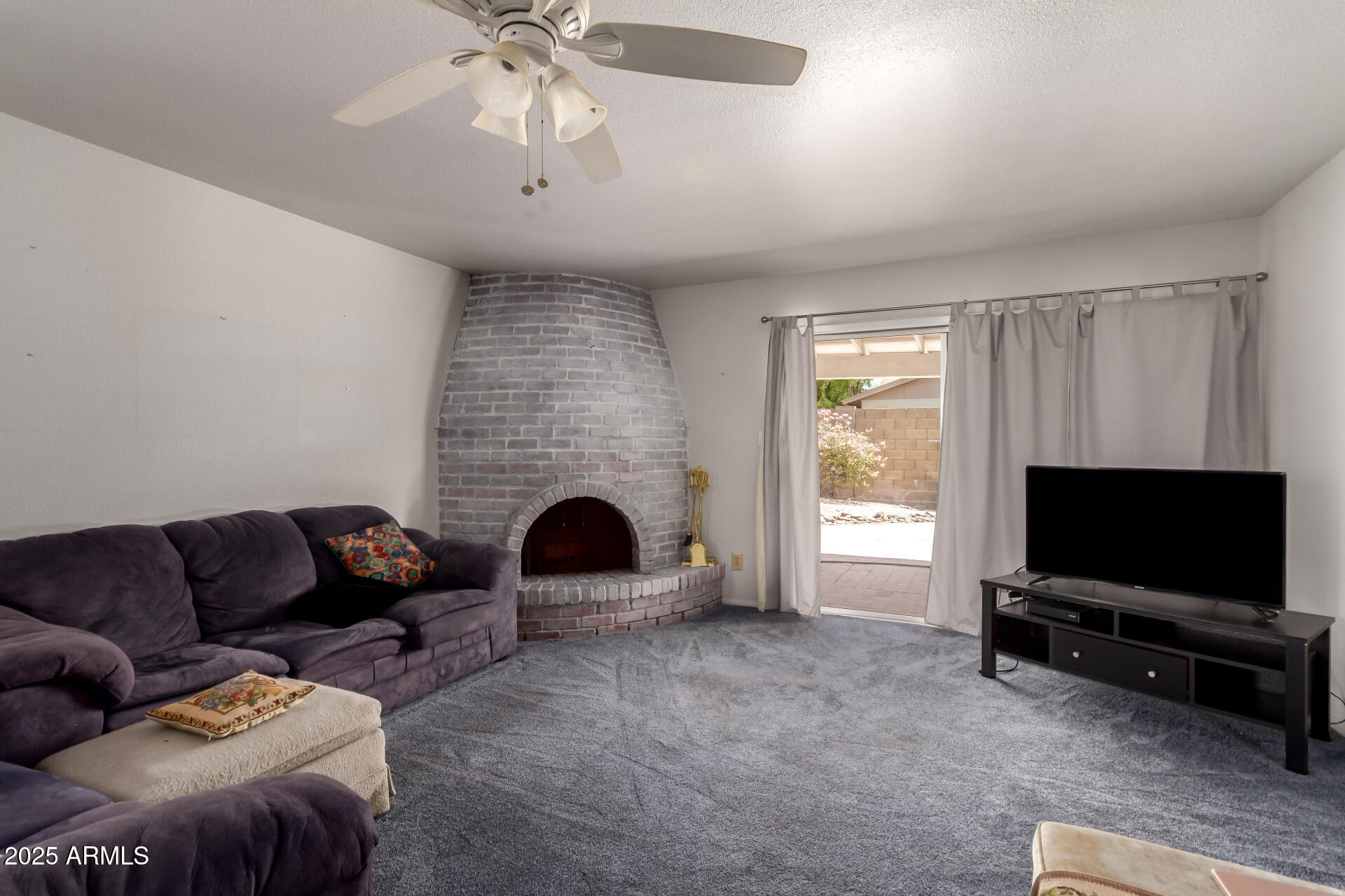 2717 W MEDINA Avenue