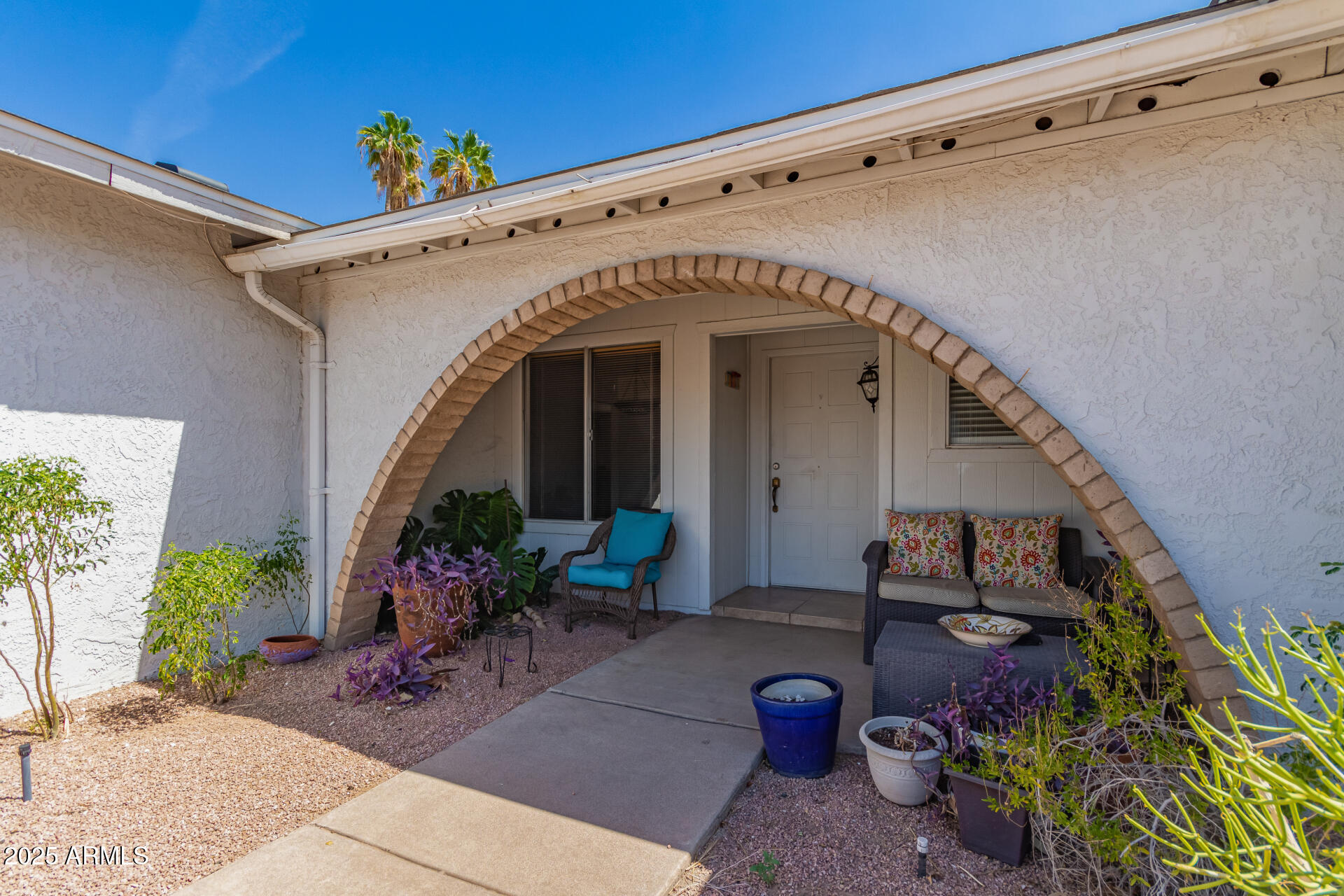 2717 W MEDINA Avenue