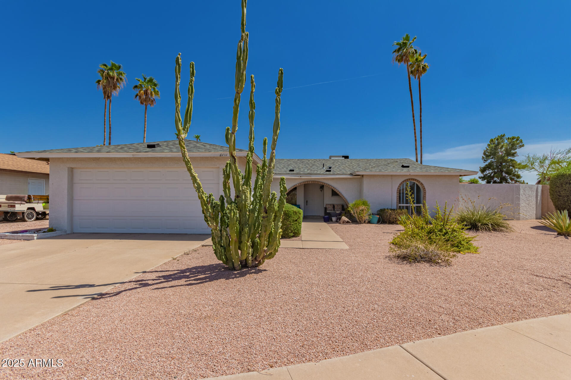 2717 W MEDINA Avenue