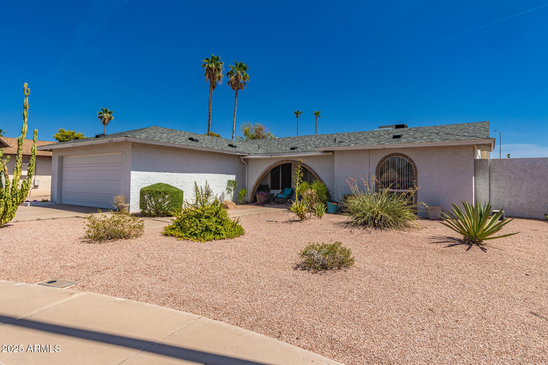 2717 W MEDINA Avenue