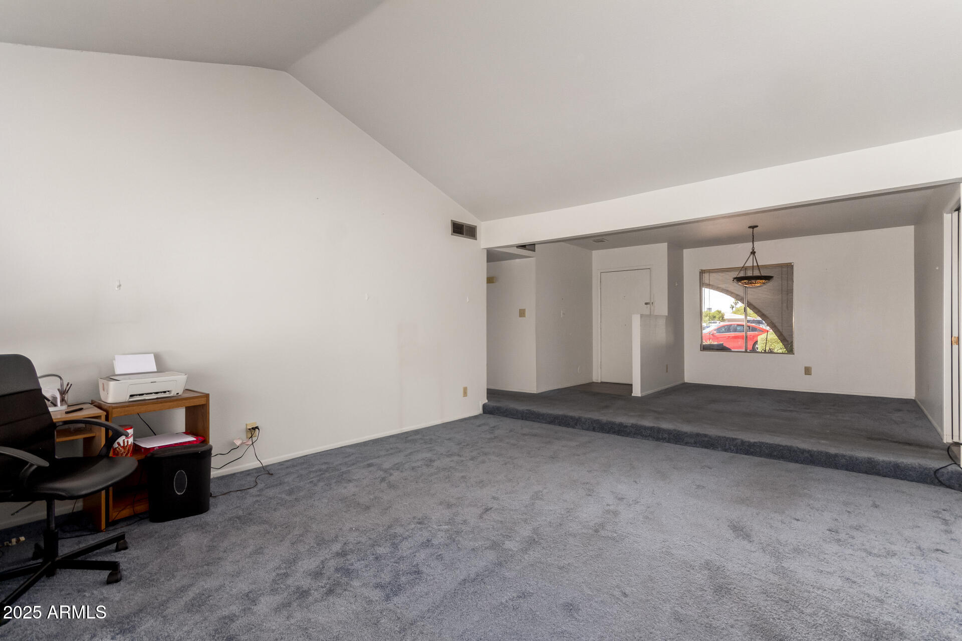 2717 W MEDINA Avenue