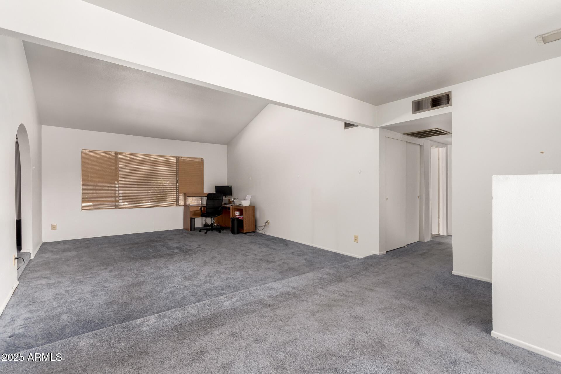 2717 W MEDINA Avenue