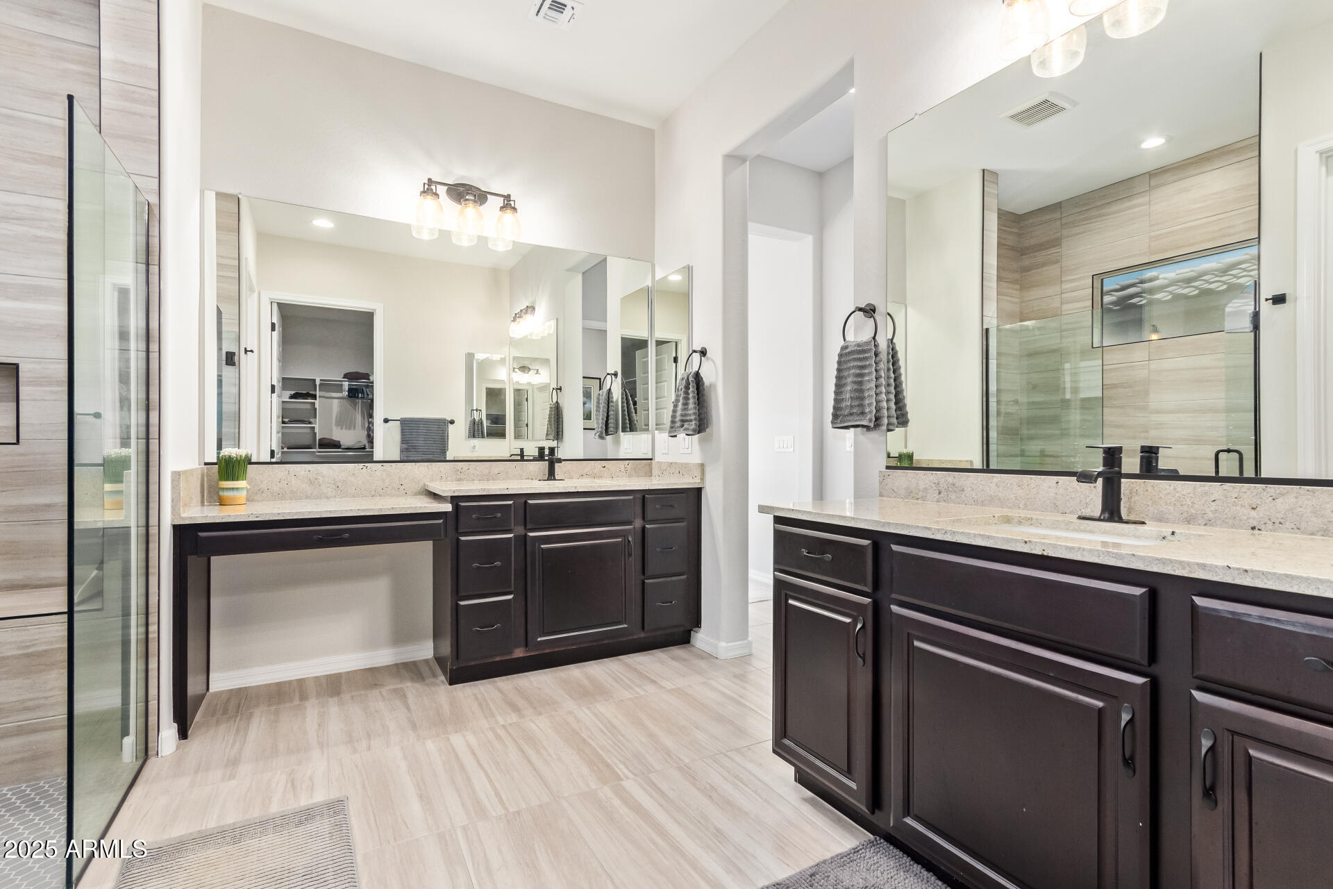 4537 N PRESIDENTIAL Drive