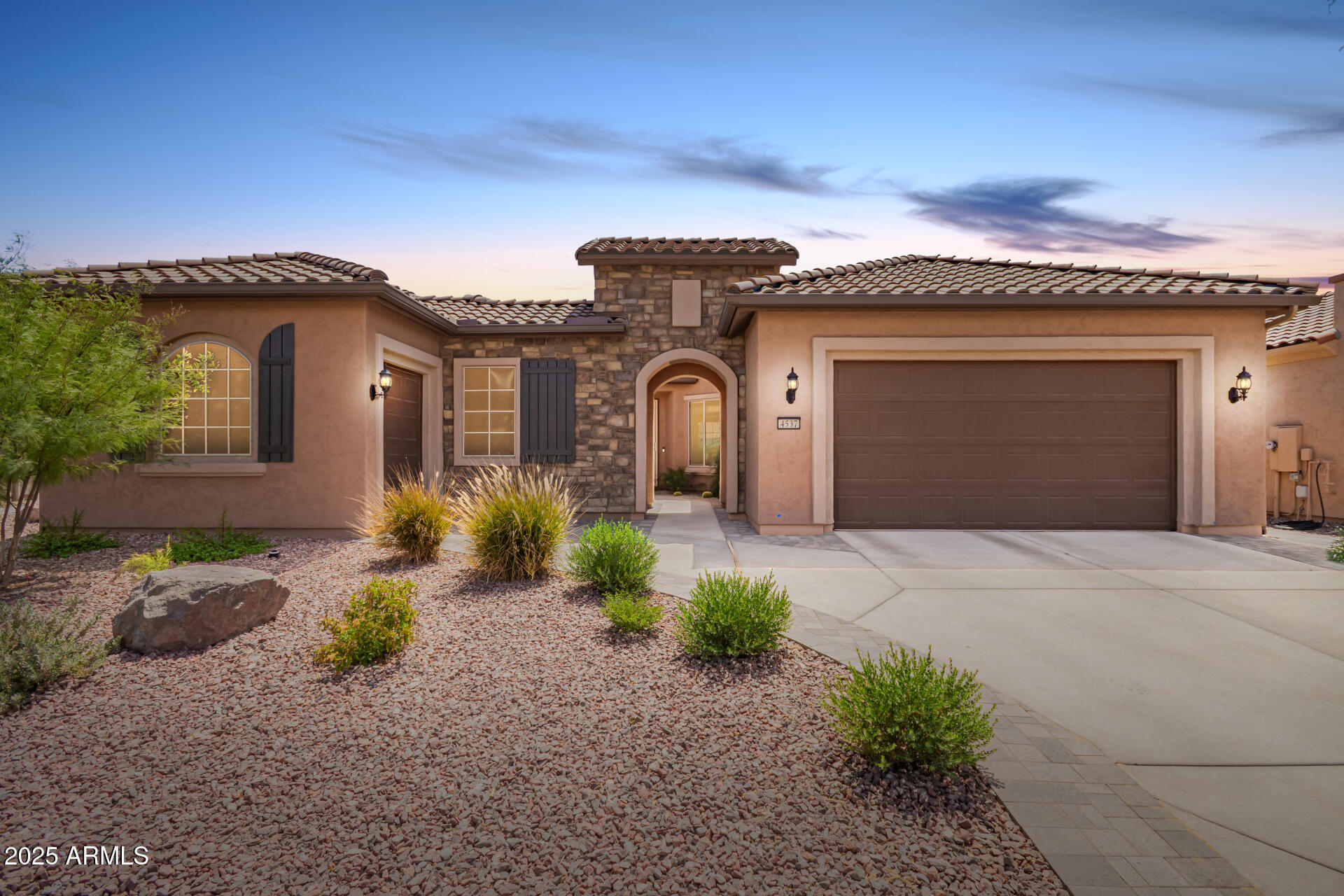 4537 N PRESIDENTIAL Drive