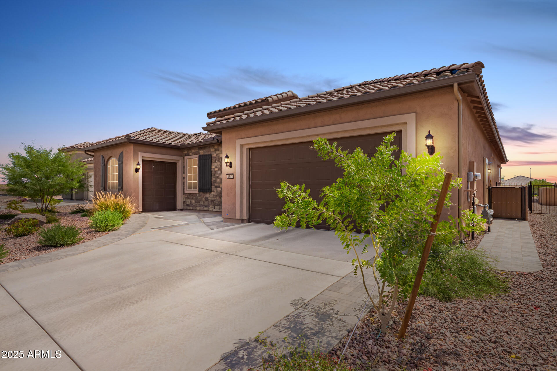 4537 N PRESIDENTIAL Drive