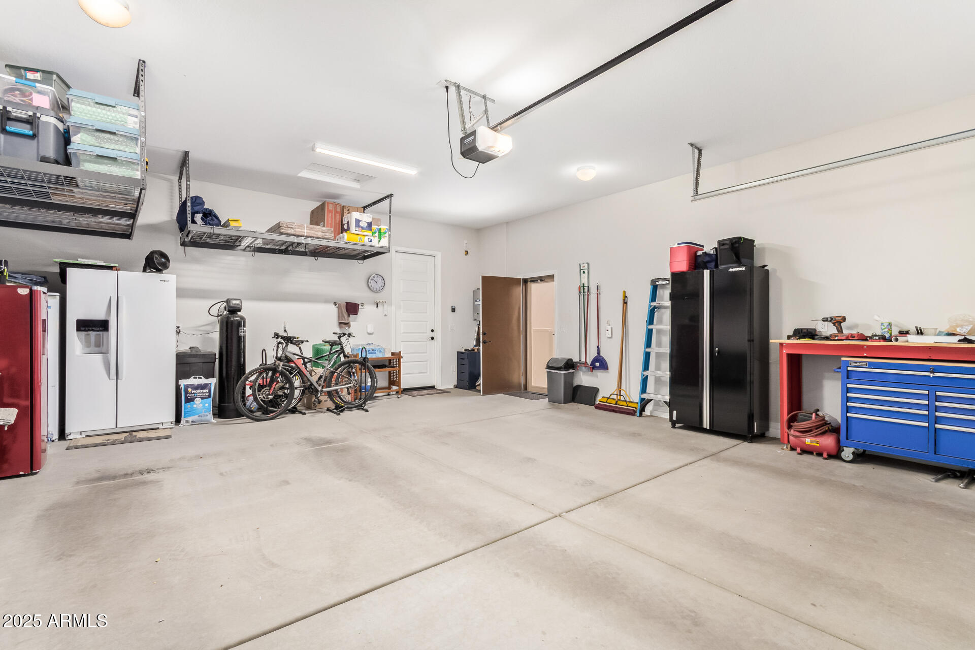 4537 N PRESIDENTIAL Drive