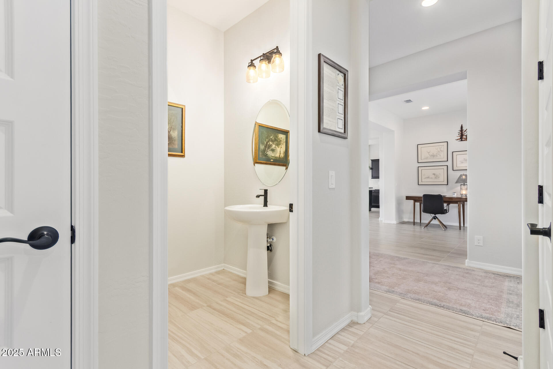 4537 N PRESIDENTIAL Drive