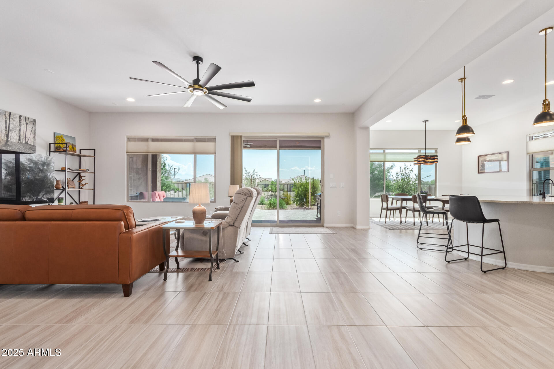 4537 N PRESIDENTIAL Drive