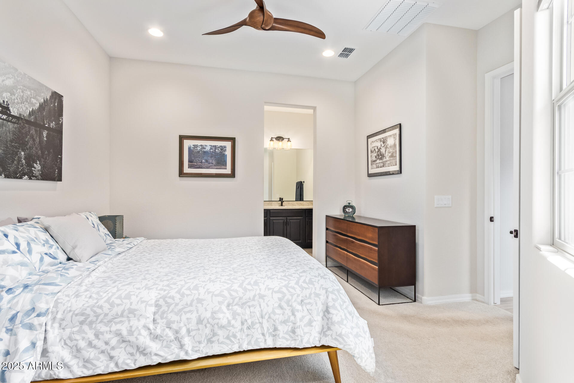 4537 N PRESIDENTIAL Drive