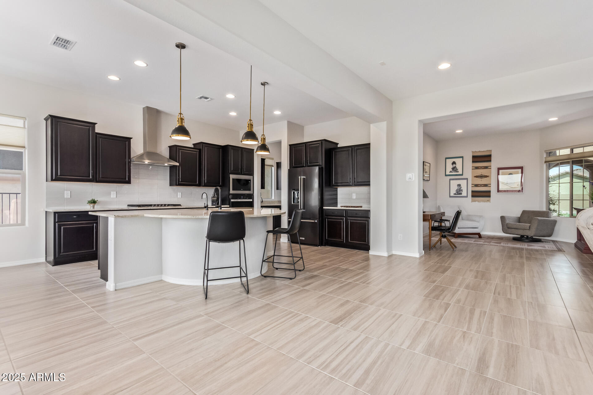 4537 N PRESIDENTIAL Drive