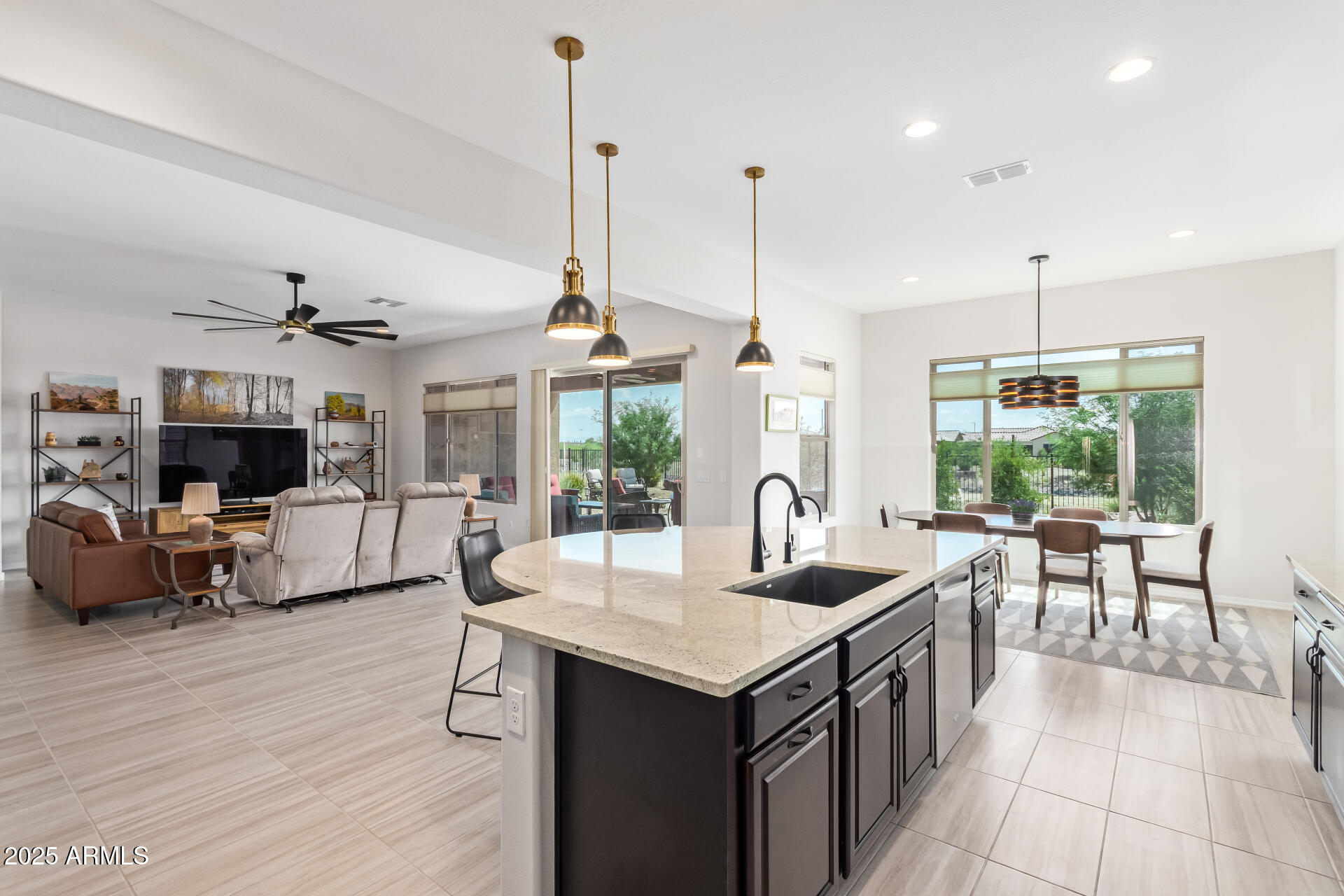 4537 N PRESIDENTIAL Drive