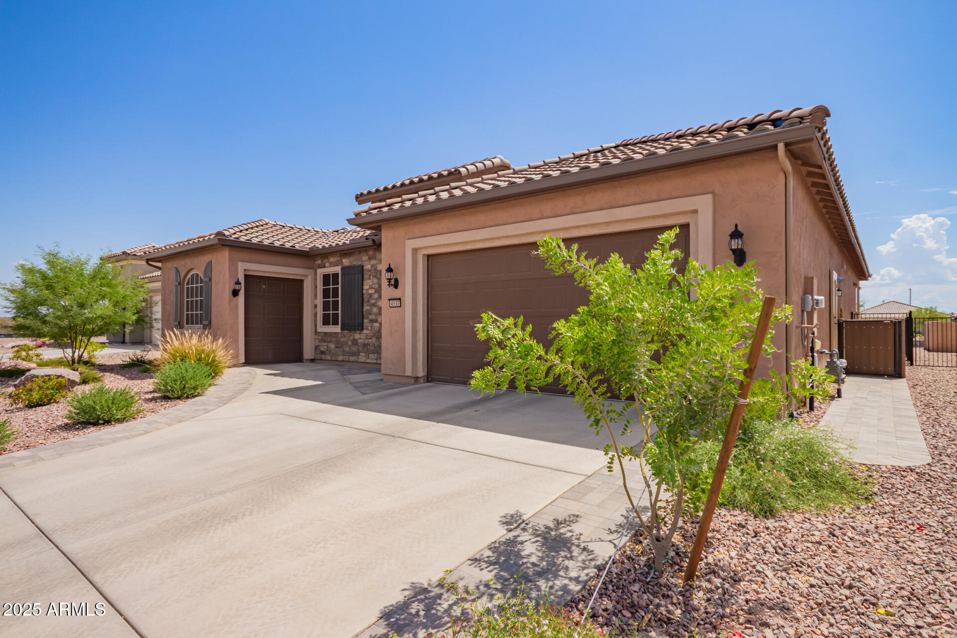 4537 N PRESIDENTIAL Drive