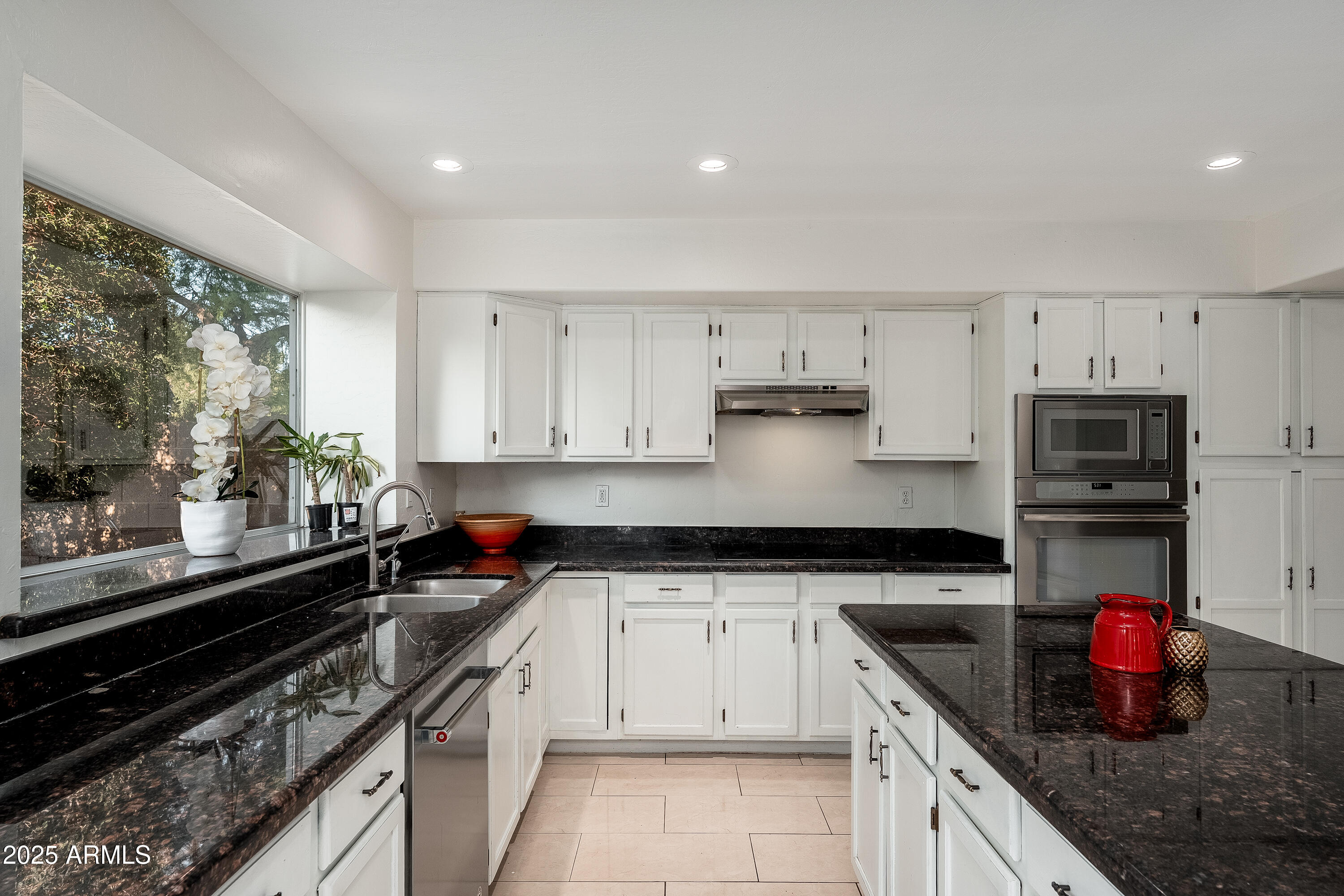 1770 W MULBERRY Drive