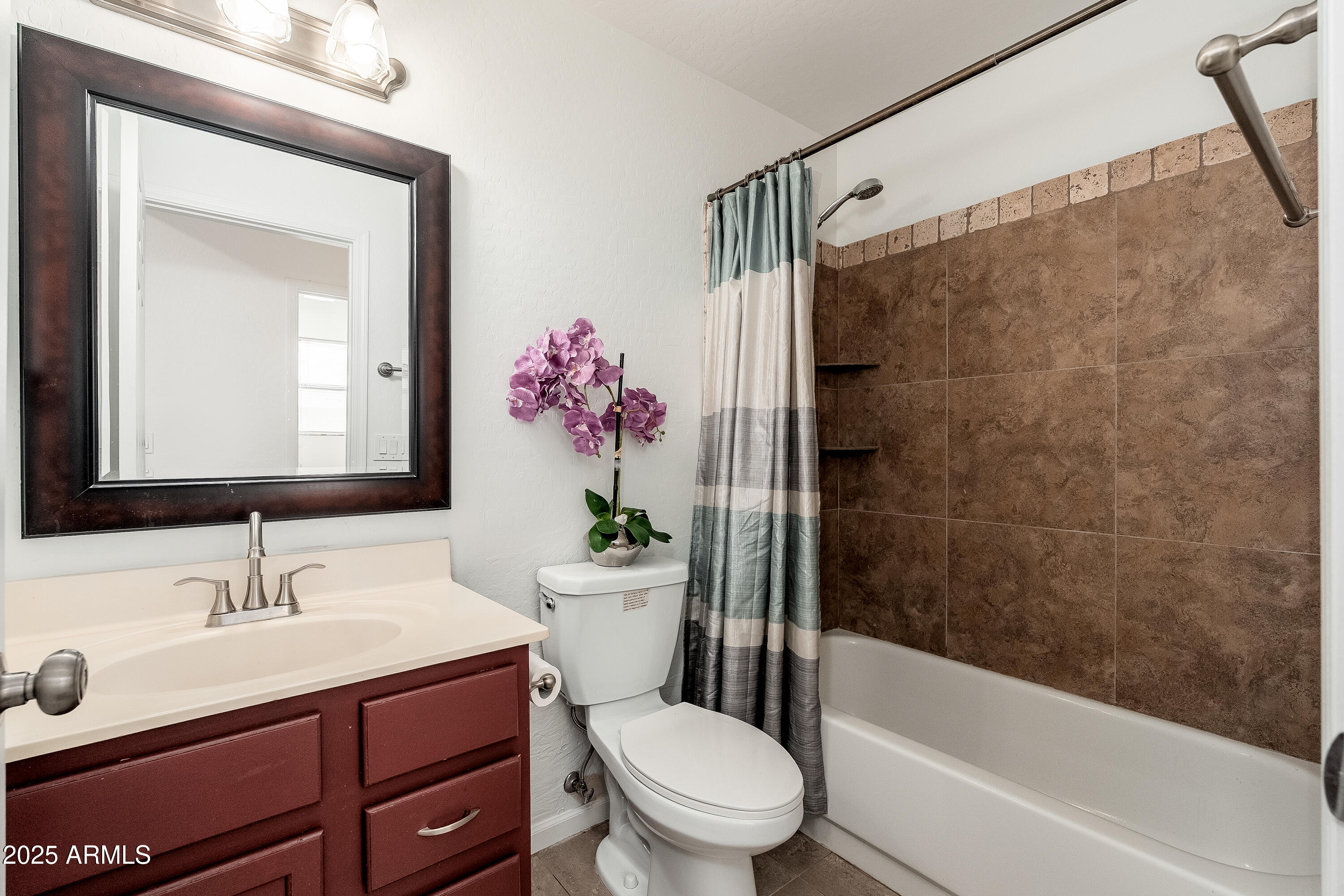 1770 W MULBERRY Drive