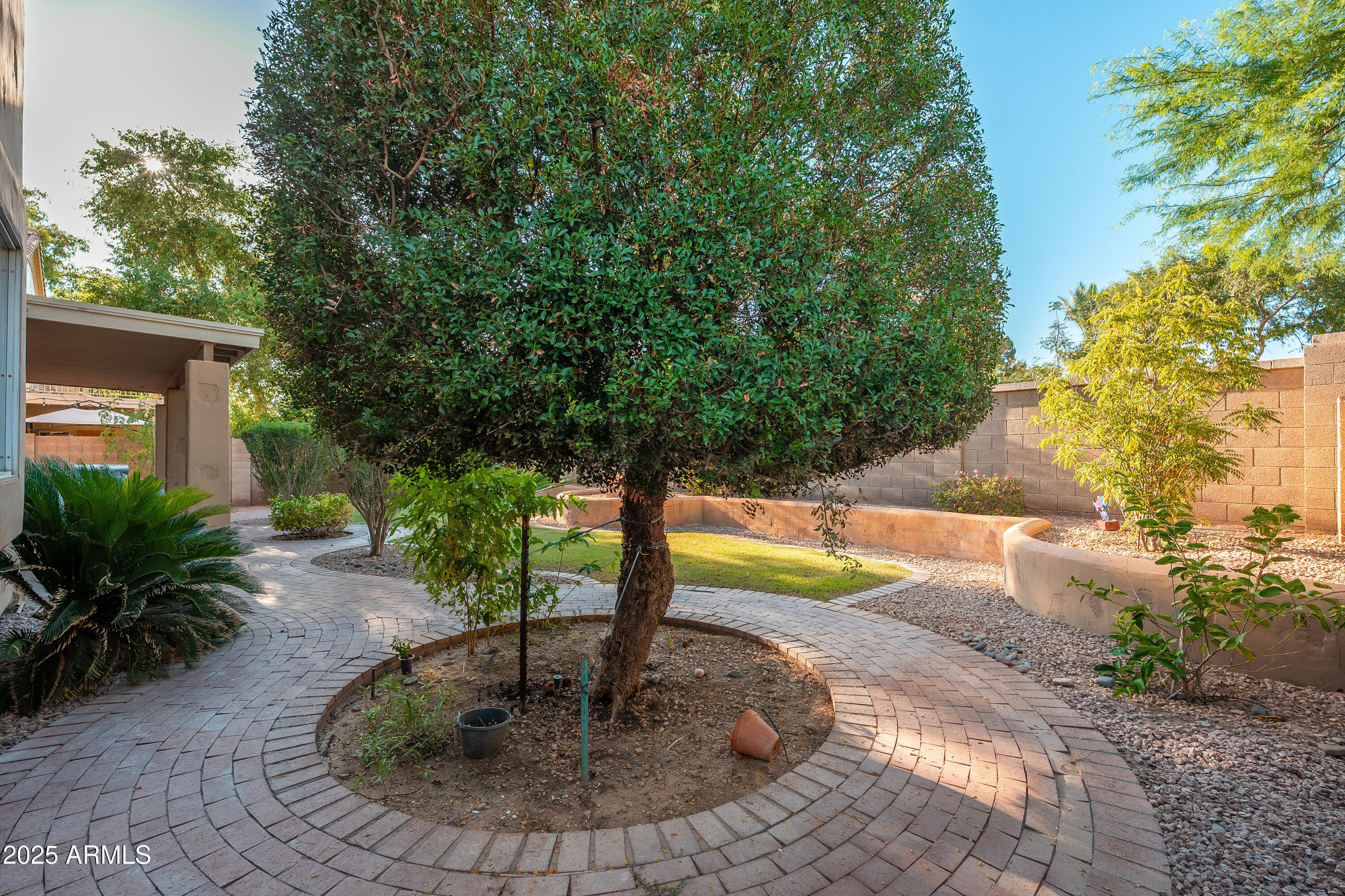 1770 W MULBERRY Drive