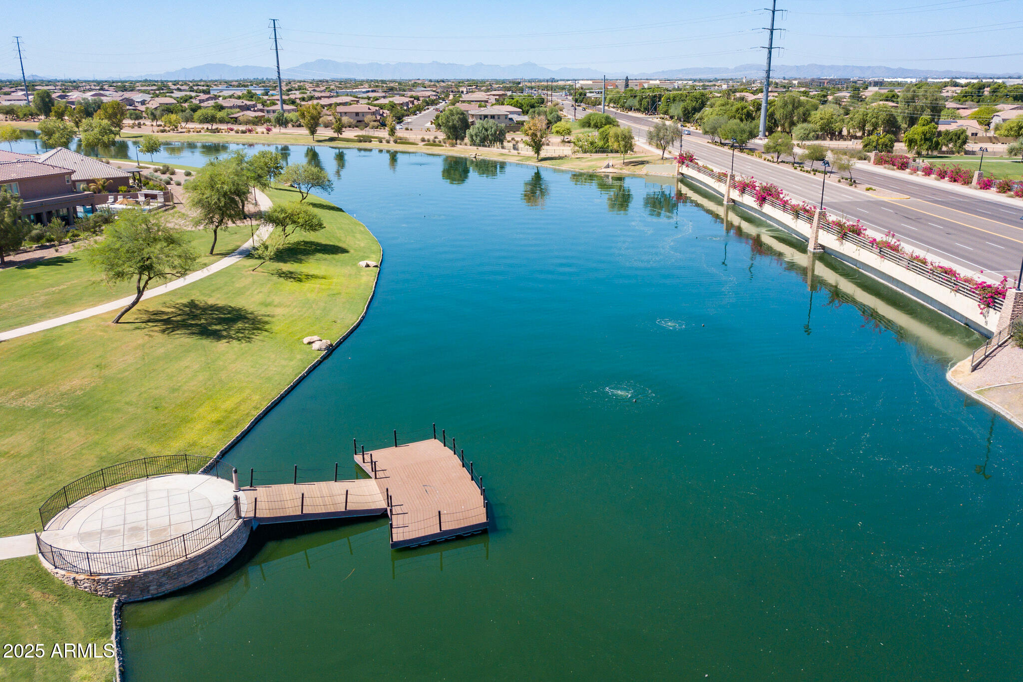 883 E BUCKINGHAM Avenue