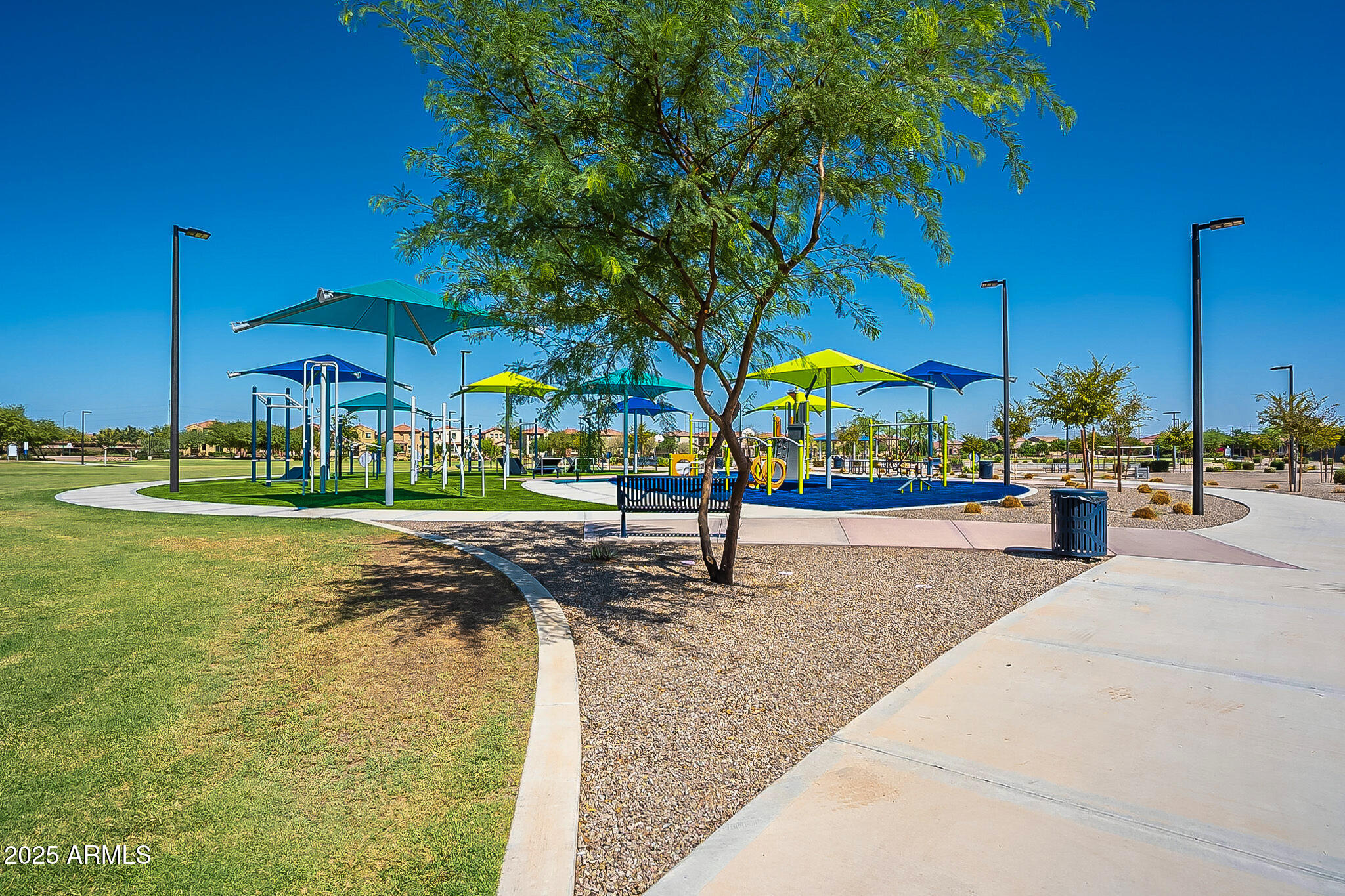 883 E BUCKINGHAM Avenue