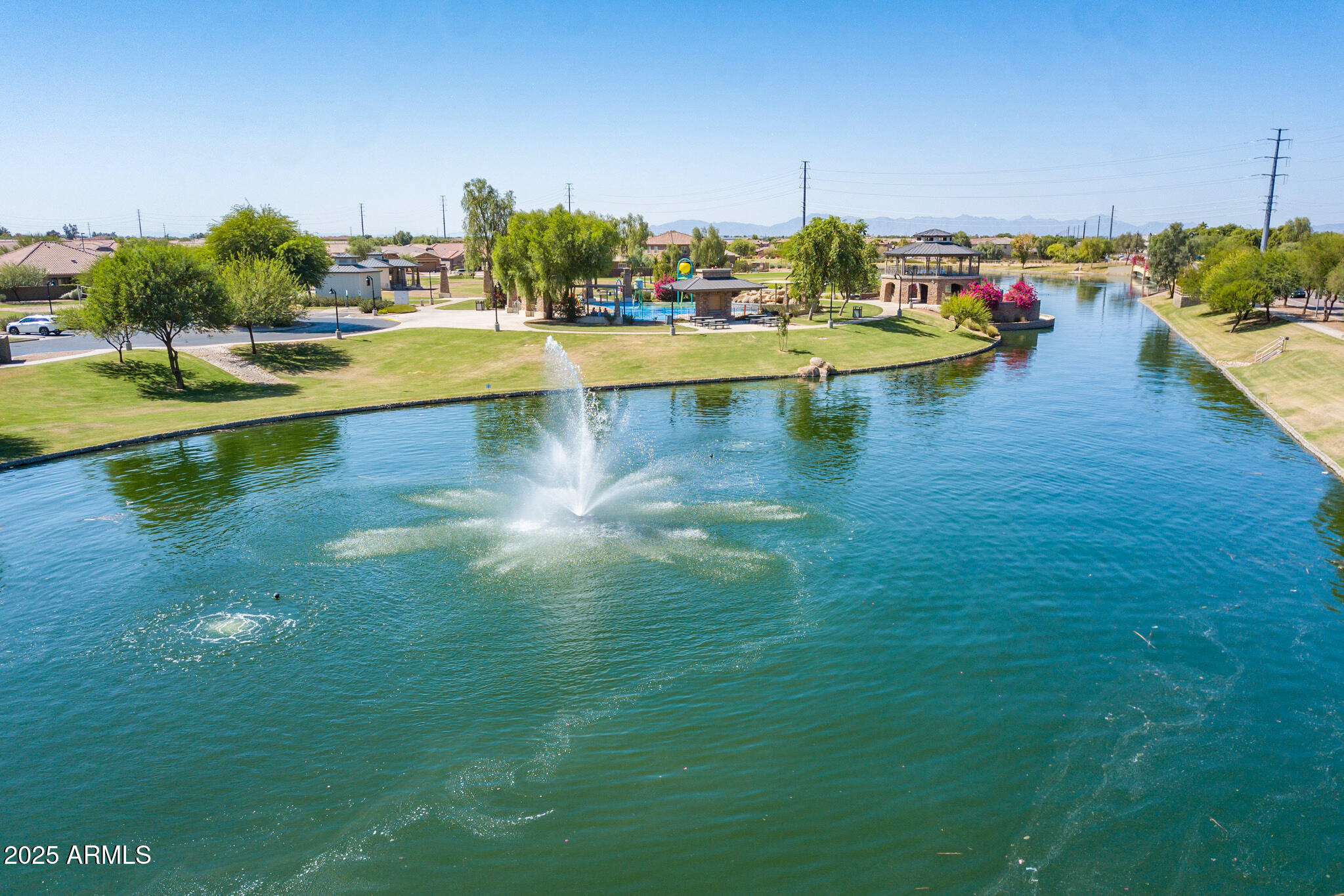 883 E BUCKINGHAM Avenue