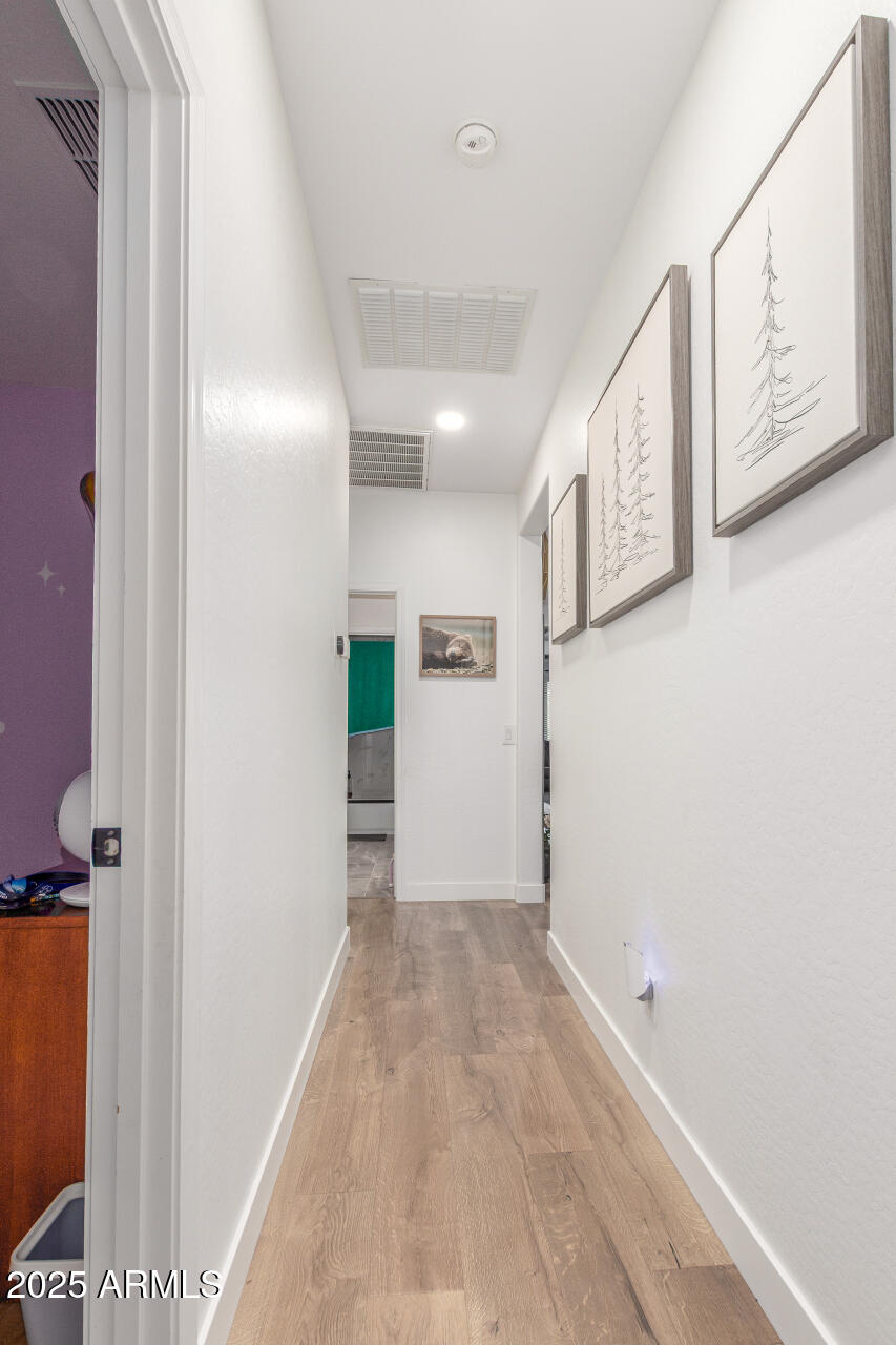 883 E BUCKINGHAM Avenue