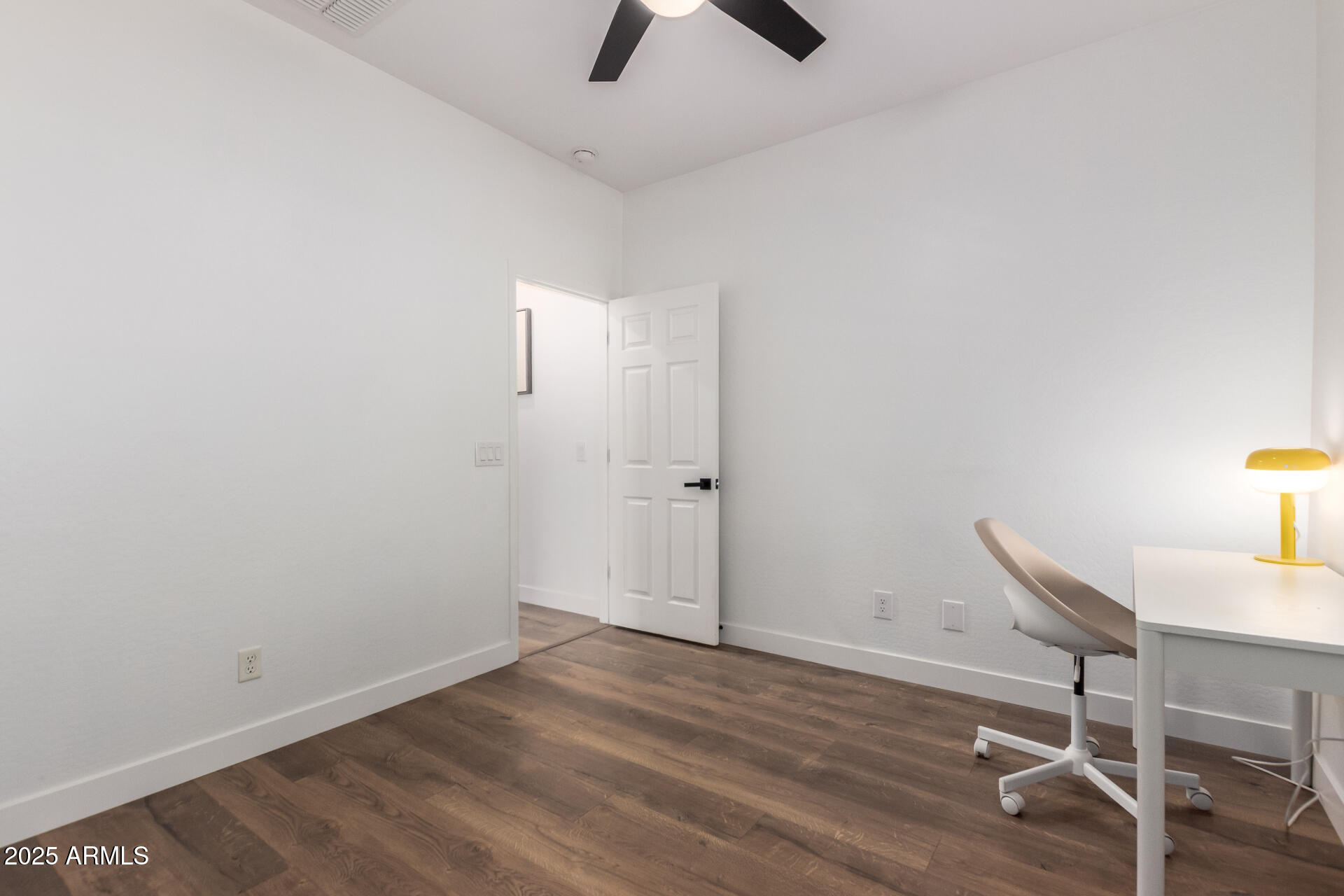 883 E BUCKINGHAM Avenue