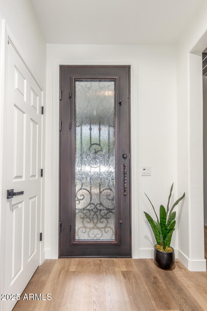 883 E BUCKINGHAM Avenue