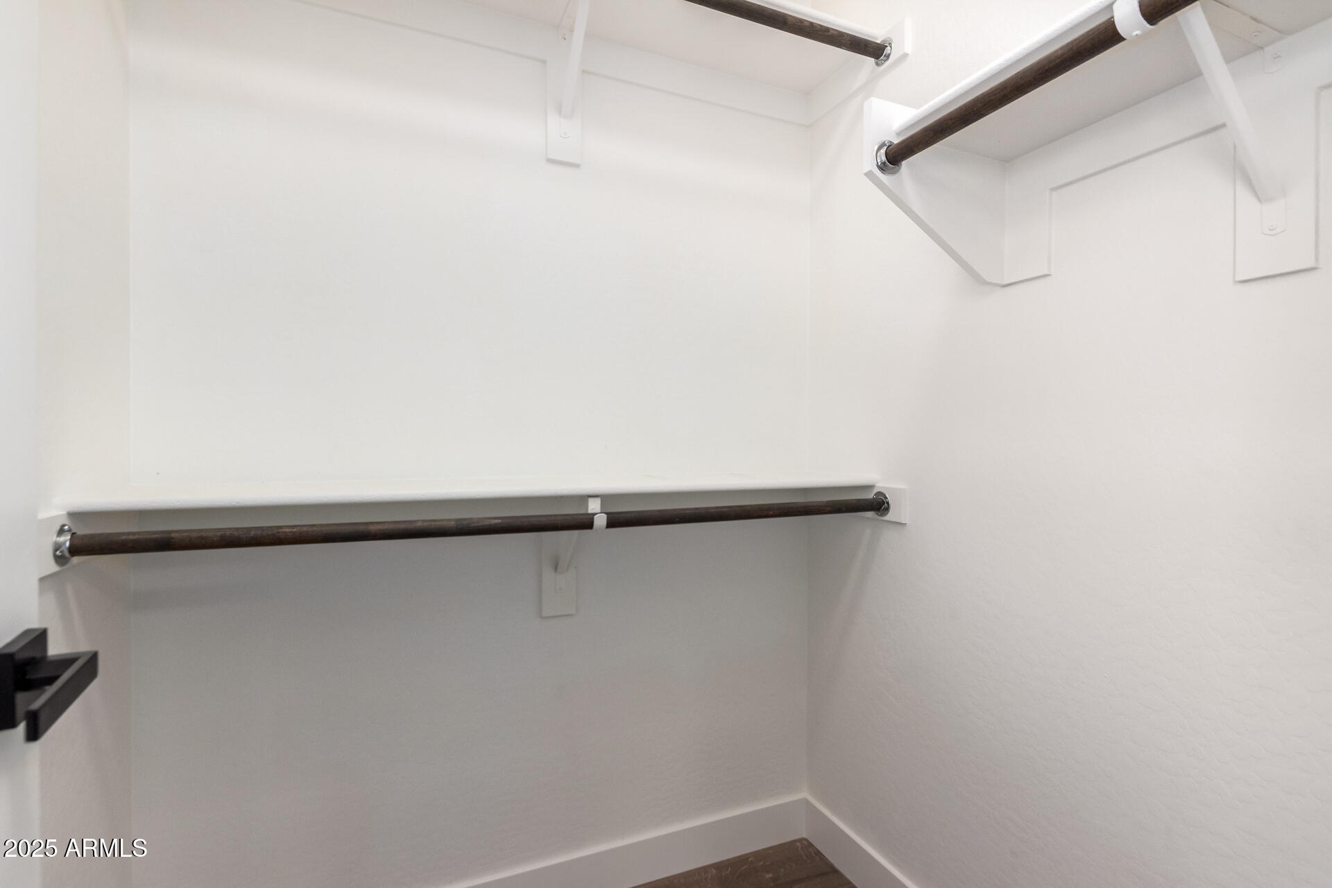 883 E BUCKINGHAM Avenue