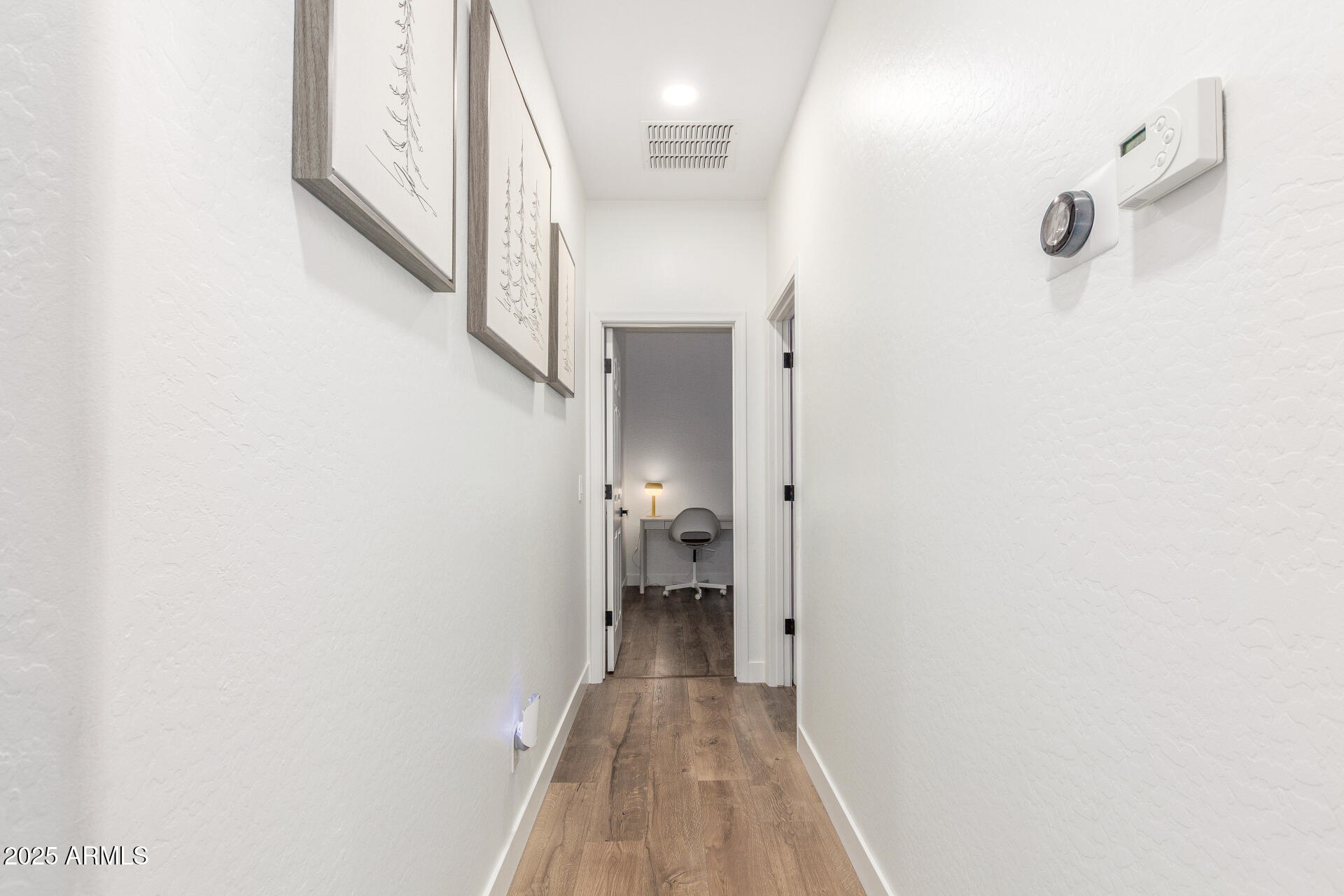 883 E BUCKINGHAM Avenue