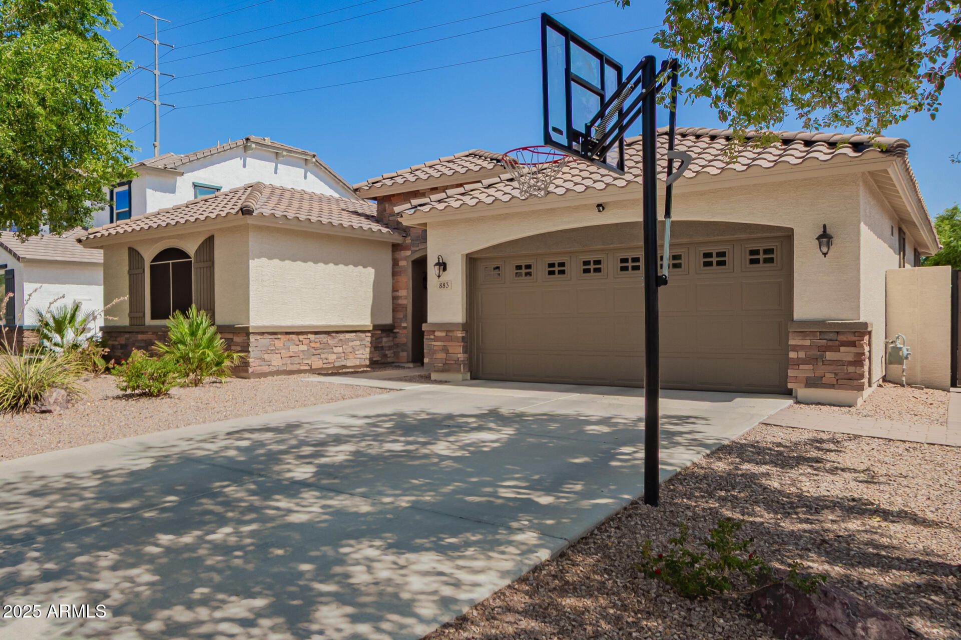 883 E BUCKINGHAM Avenue