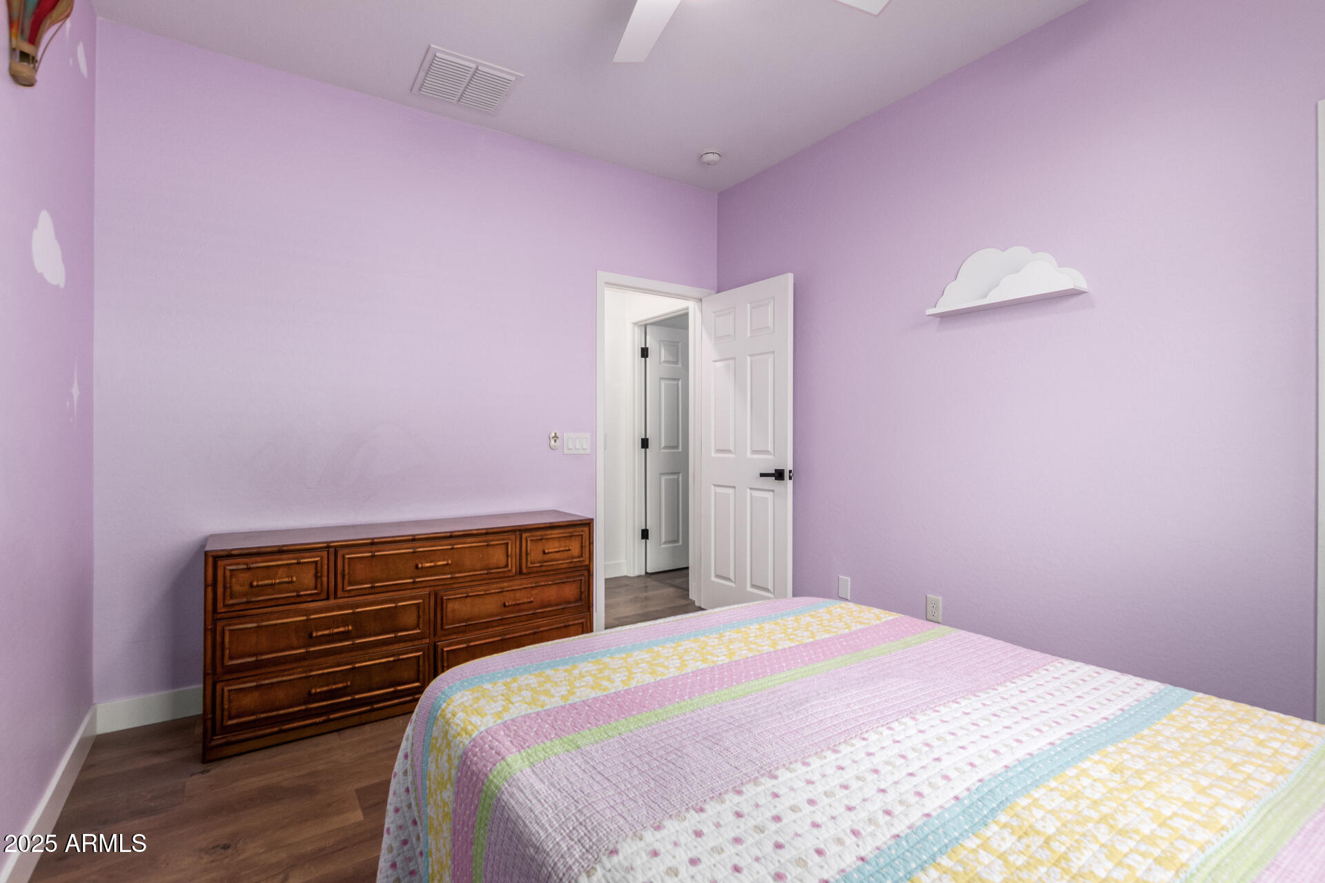 883 E BUCKINGHAM Avenue