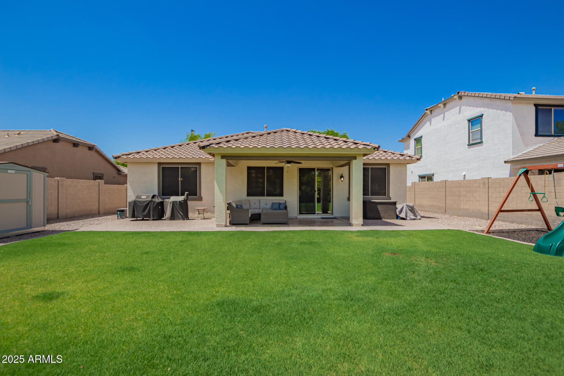 883 E BUCKINGHAM Avenue