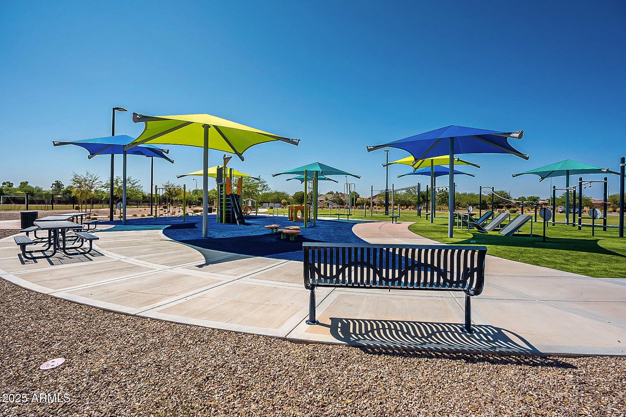 883 E BUCKINGHAM Avenue