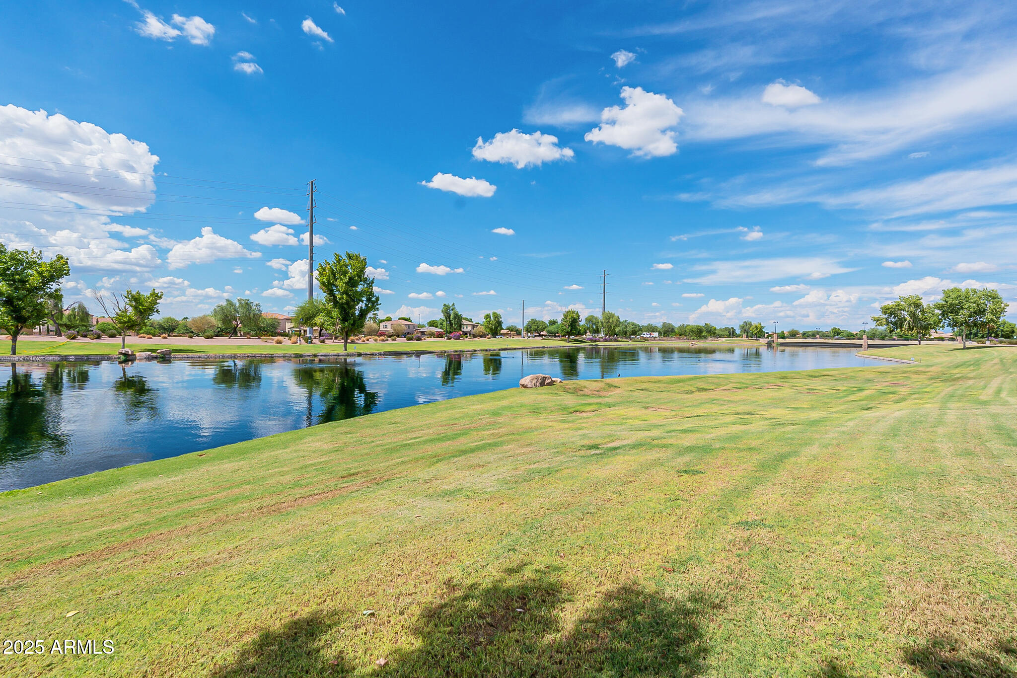 883 E BUCKINGHAM Avenue