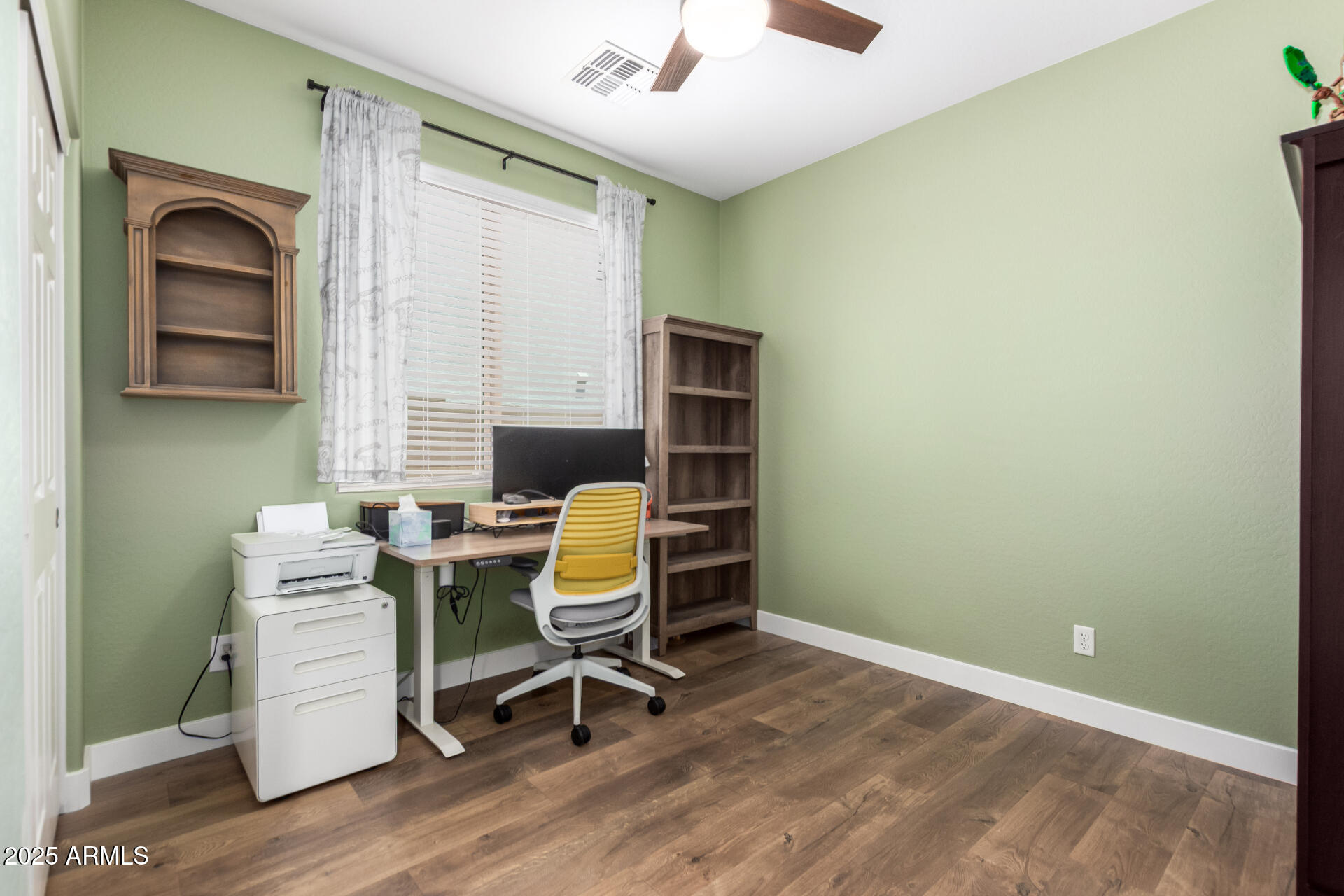 883 E BUCKINGHAM Avenue