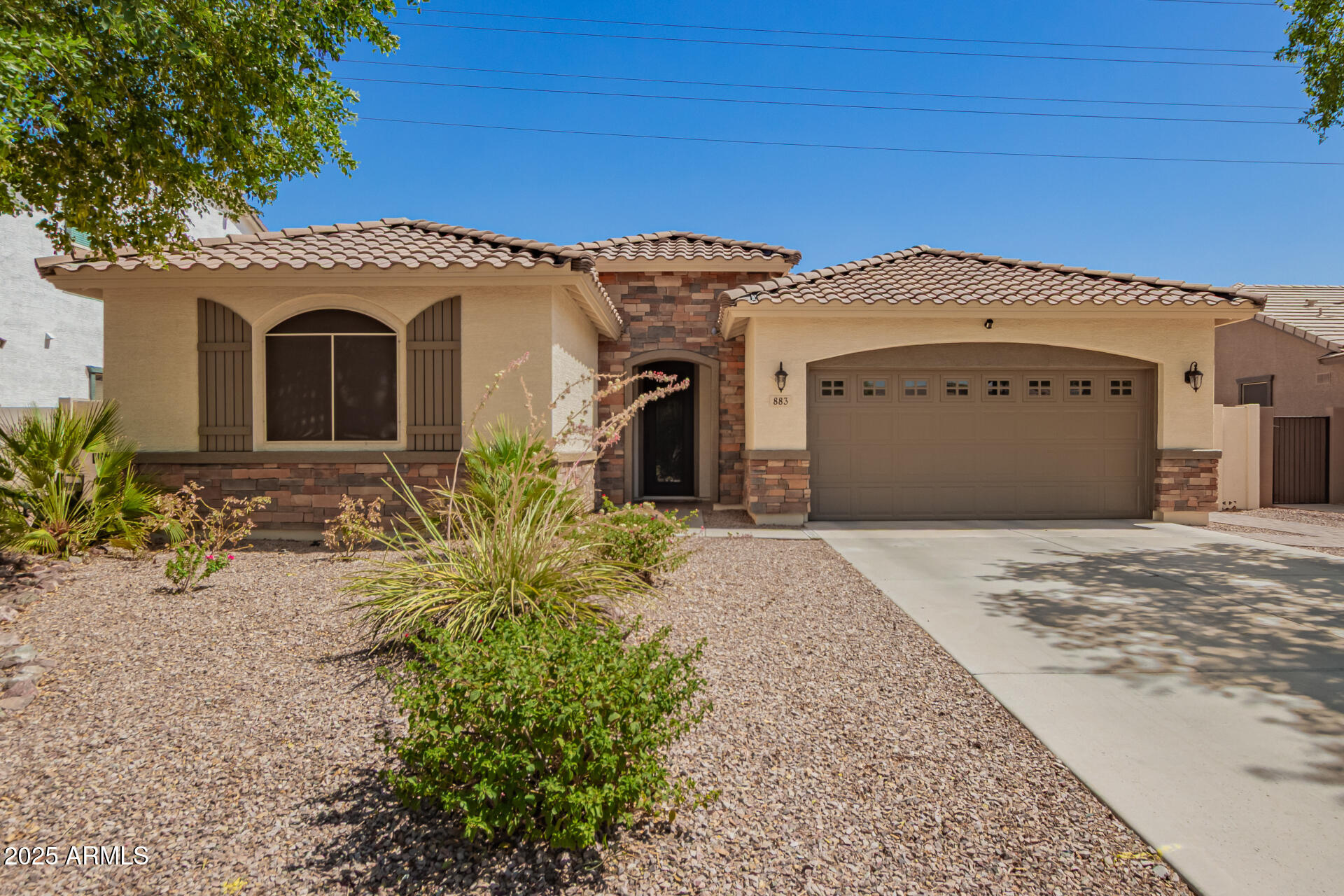 883 E BUCKINGHAM Avenue